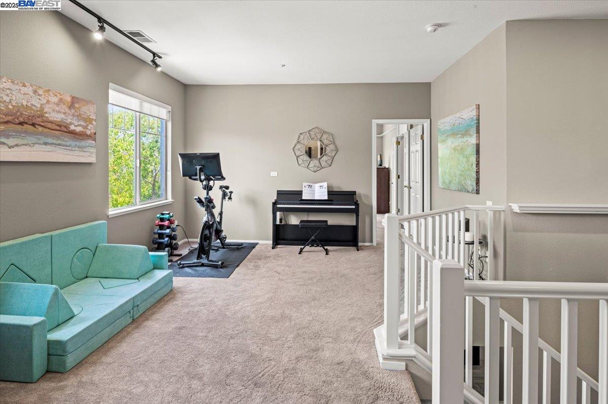 Detail Gallery Image 26 of 53 For 23110 Canyon Terrace Dr, Castro Valley,  CA 94552 - 3 Beds | 2/1 Baths