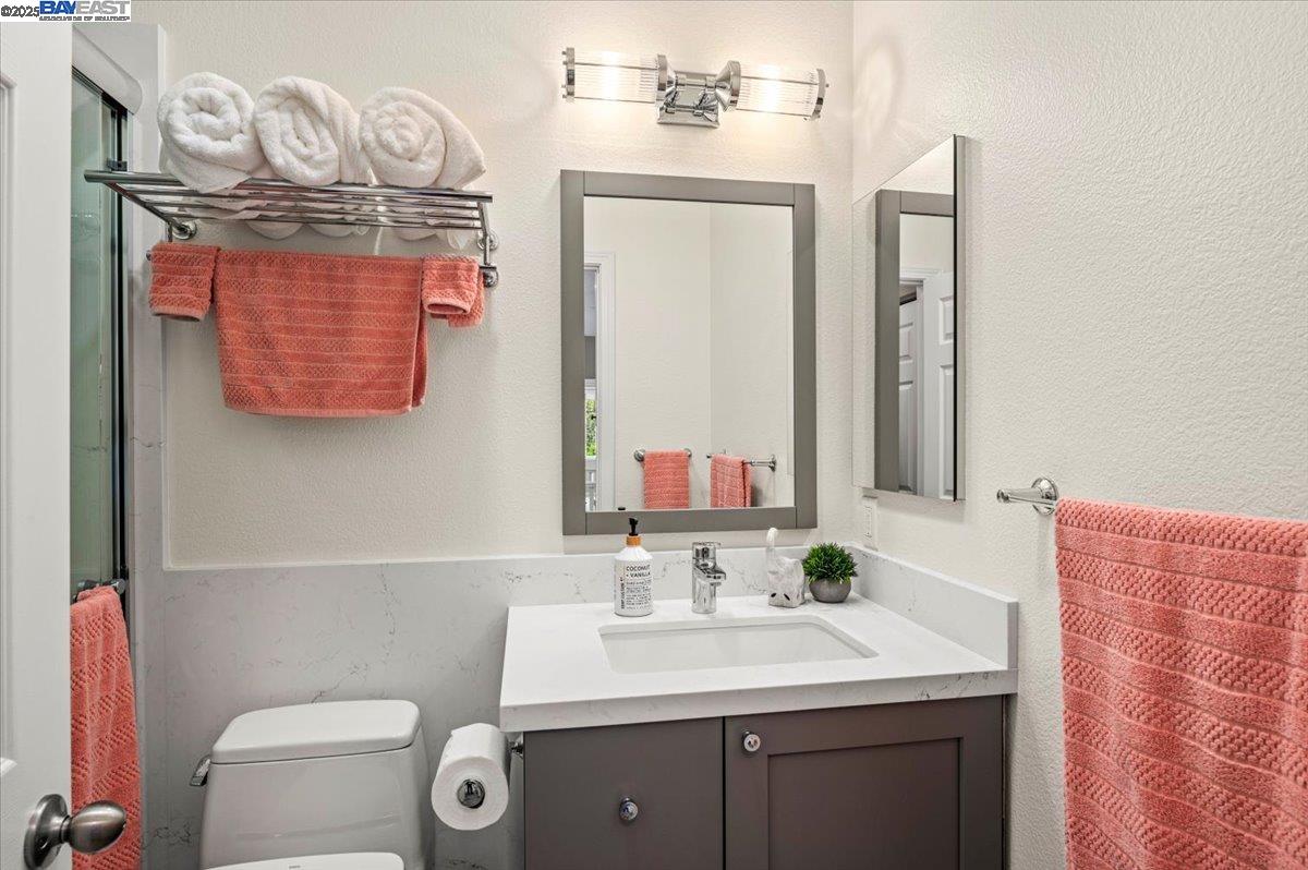Detail Gallery Image 43 of 53 For 23110 Canyon Terrace Dr, Castro Valley,  CA 94552 - 3 Beds | 2/1 Baths