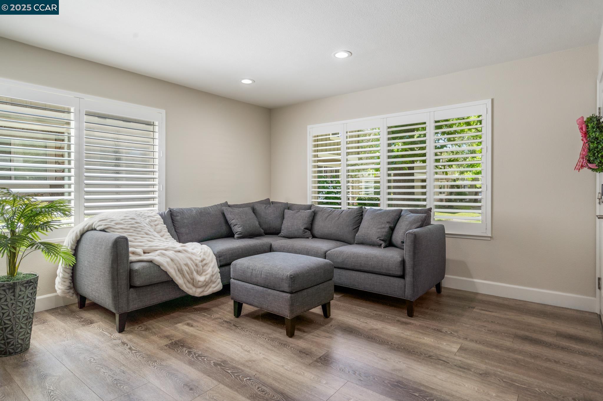 Photo #5: 41101856 Listing 