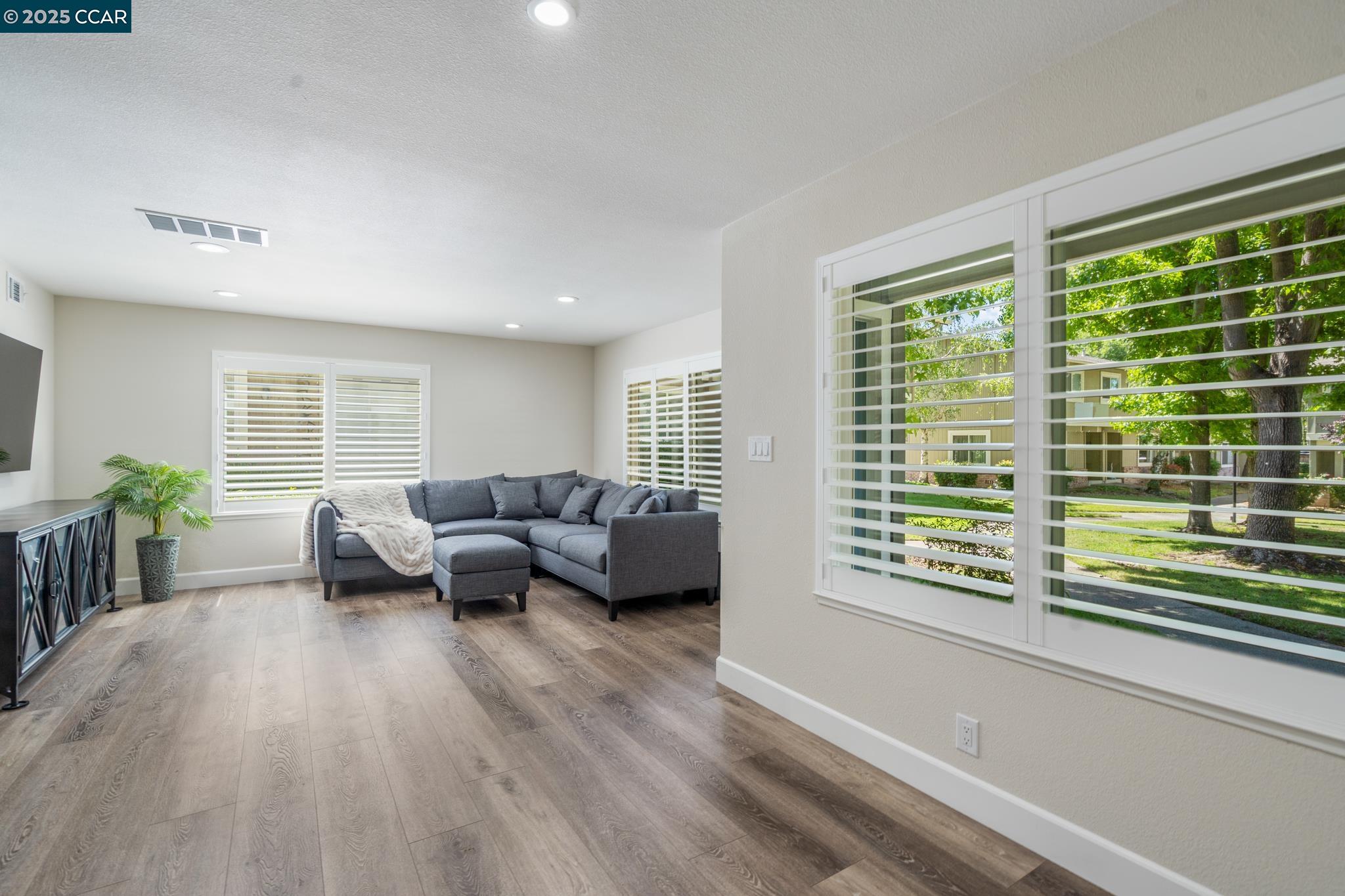Photo #9: 41101856 Listing: Photo #9