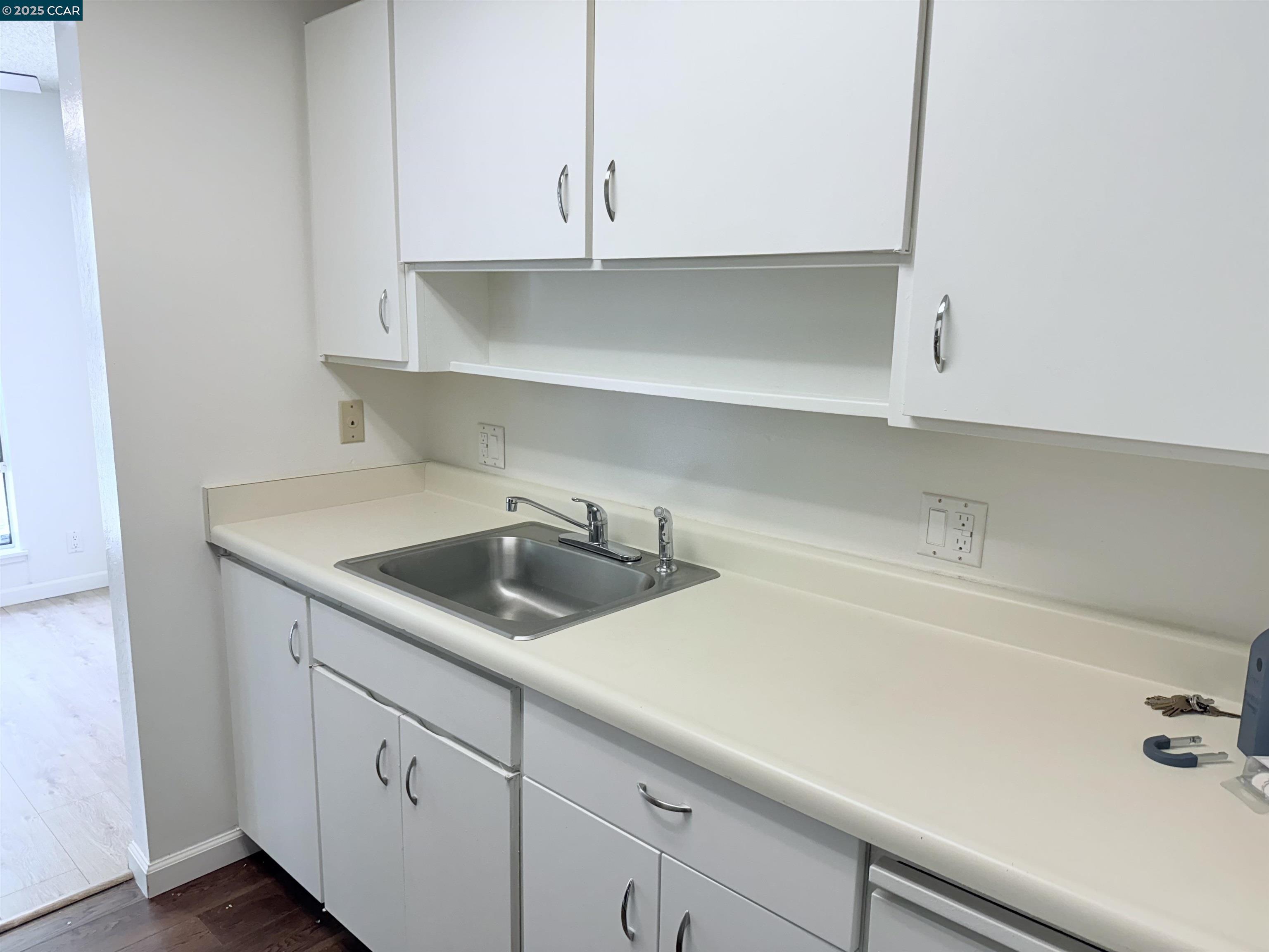 Photo #2: 41101872 Listing 
