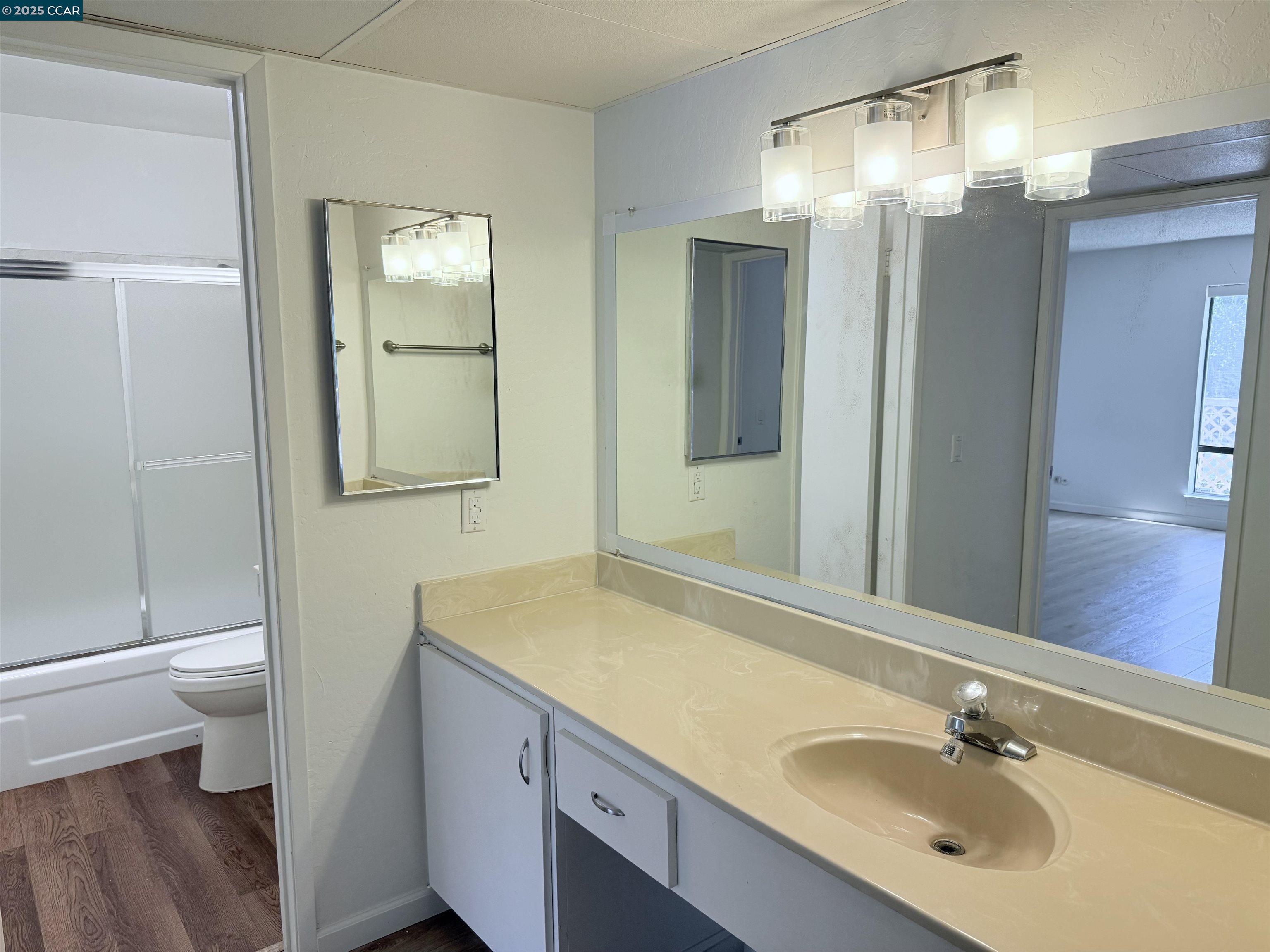 Photo #9: 41101872 Listing: Photo #9