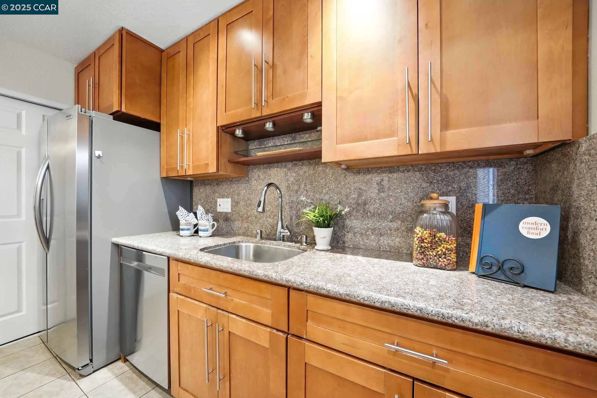 Detail Gallery Image 11 of 27 For 1861 Olmo Way, Walnut Creek,  CA 94598 - 2 Beds | 1/1 Baths