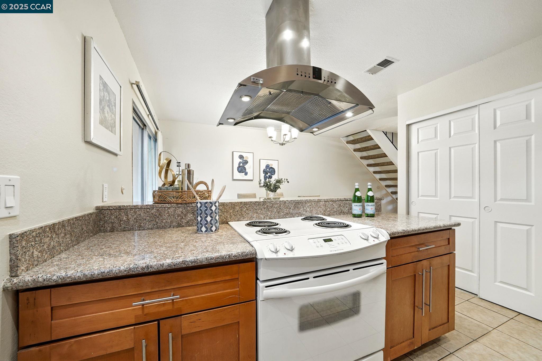 Detail Gallery Image 12 of 27 For 1861 Olmo Way, Walnut Creek,  CA 94598 - 2 Beds | 1/1 Baths