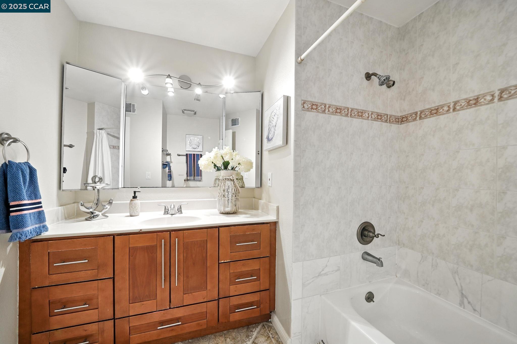 Detail Gallery Image 17 of 27 For 1861 Olmo Way, Walnut Creek,  CA 94598 - 2 Beds | 1/1 Baths