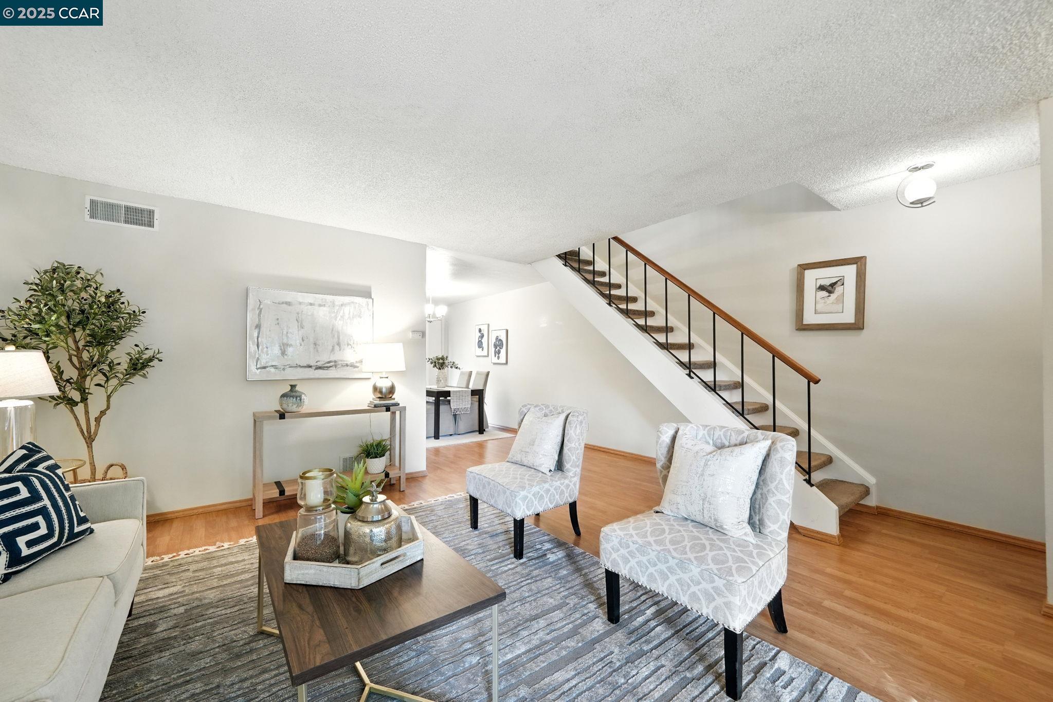Photo #6: 41101877 Listing 