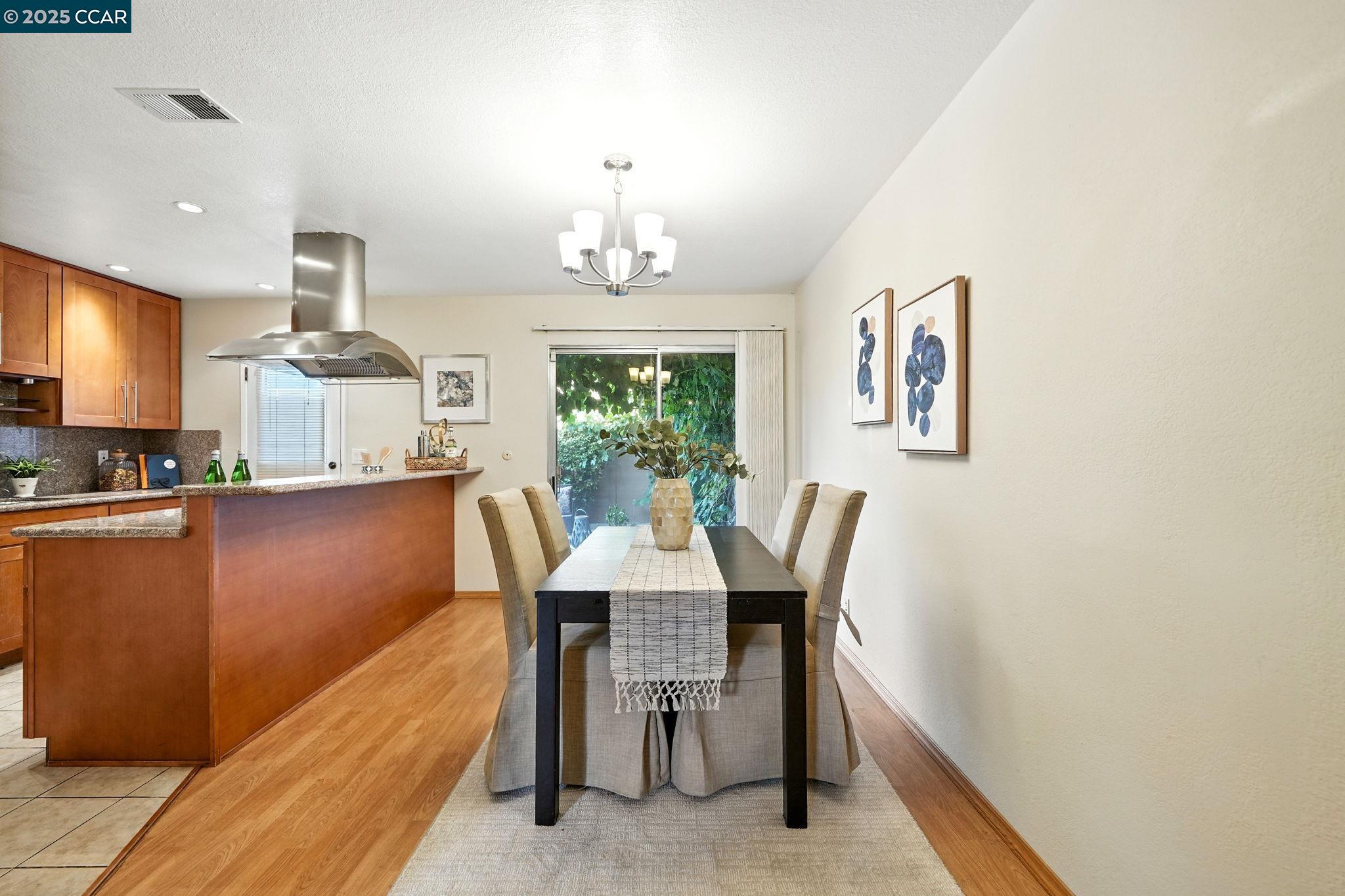 Detail Gallery Image 8 of 27 For 1861 Olmo Way, Walnut Creek,  CA 94598 - 2 Beds | 1/1 Baths