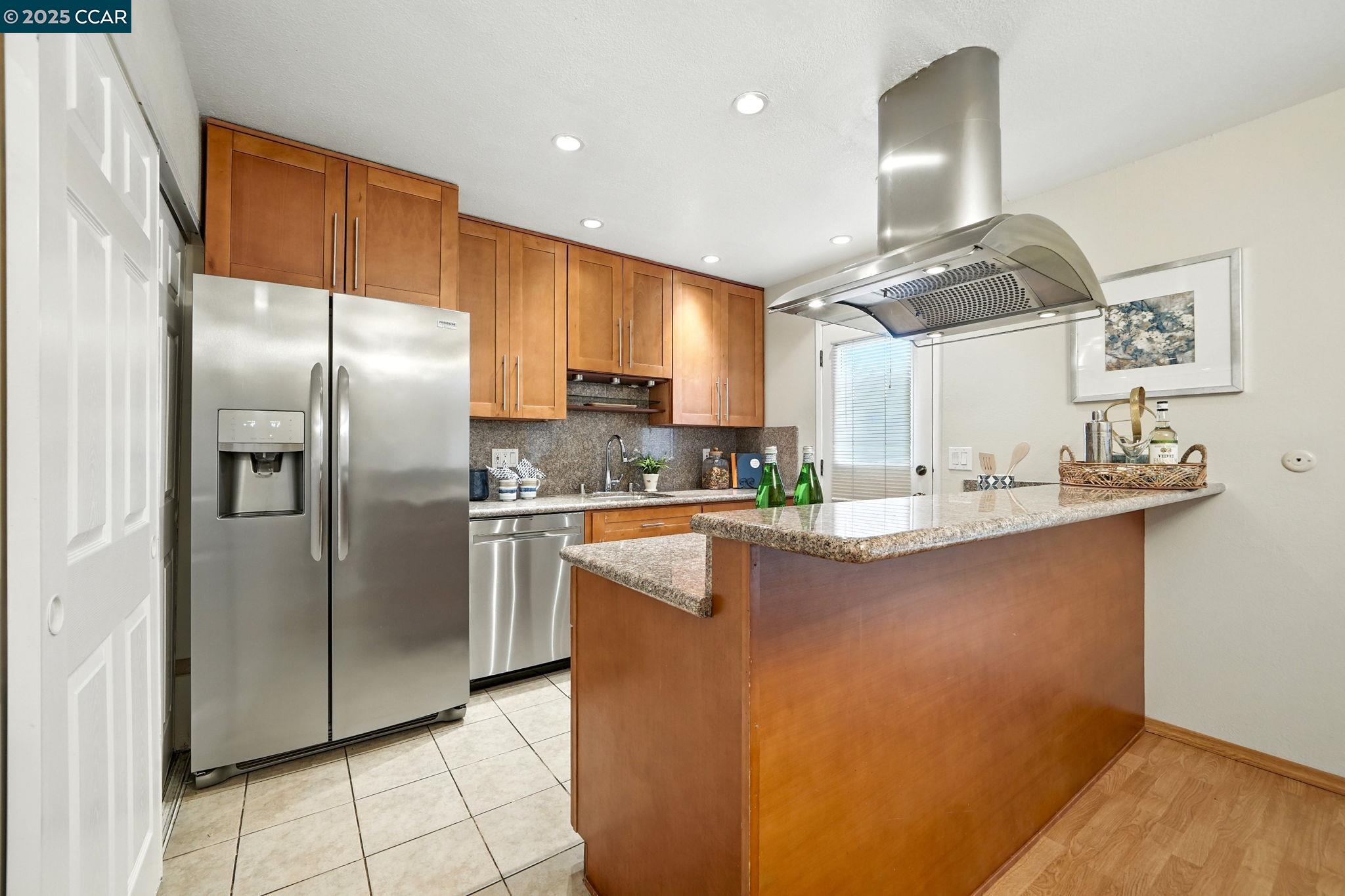 Detail Gallery Image 9 of 27 For 1861 Olmo Way, Walnut Creek,  CA 94598 - 2 Beds | 1/1 Baths