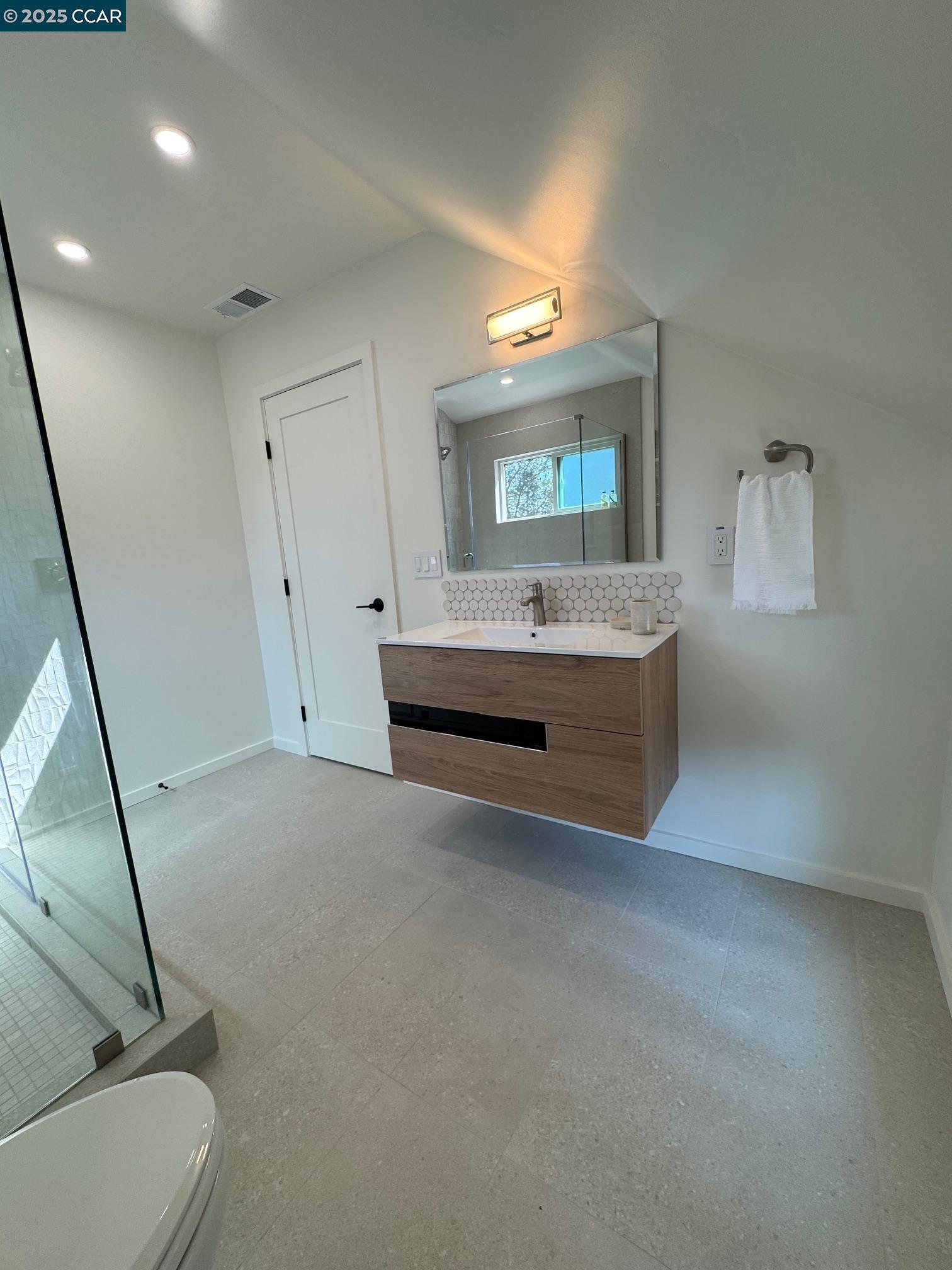 Detail Gallery Image 12 of 14 For 1722 Foothill Blvd, Calistoga,  CA 94515 - 4 Beds | 3/1 Baths