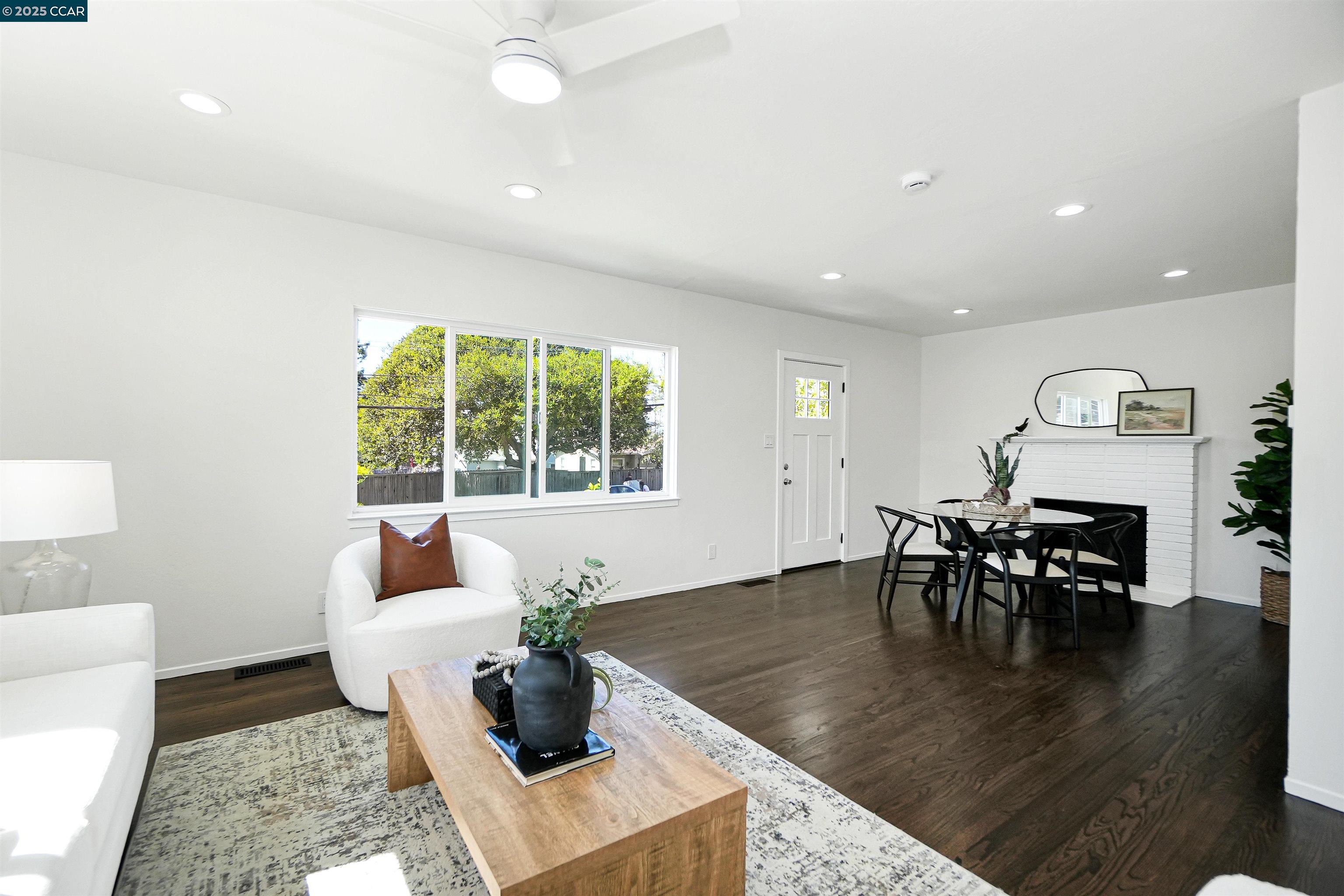 Detail Gallery Image 12 of 59 For 2718 Carmel St, Oakland,  CA 94602 - 3 Beds | 1/1 Baths