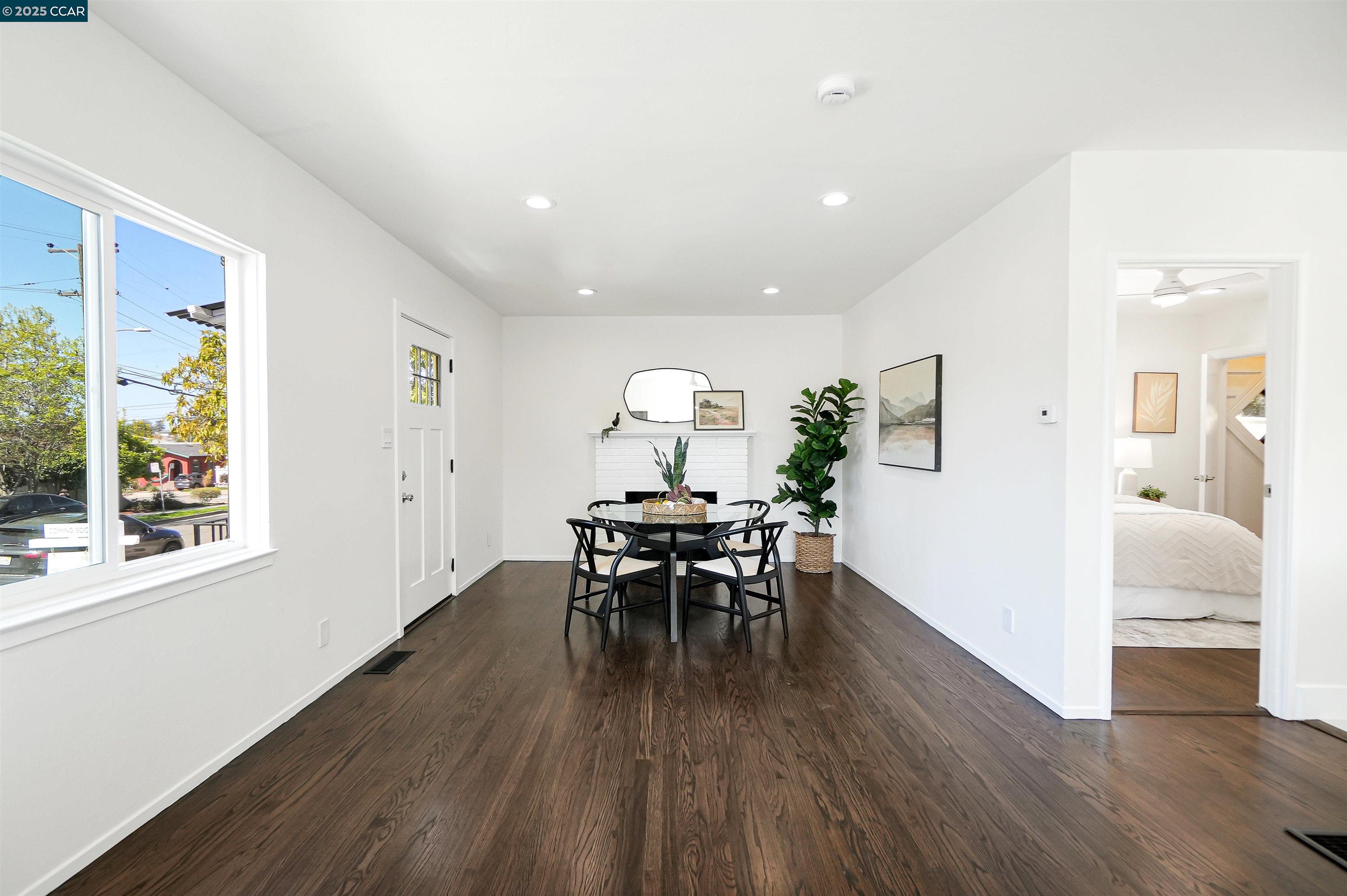 Detail Gallery Image 14 of 59 For 2718 Carmel St, Oakland,  CA 94602 - 3 Beds | 1/1 Baths