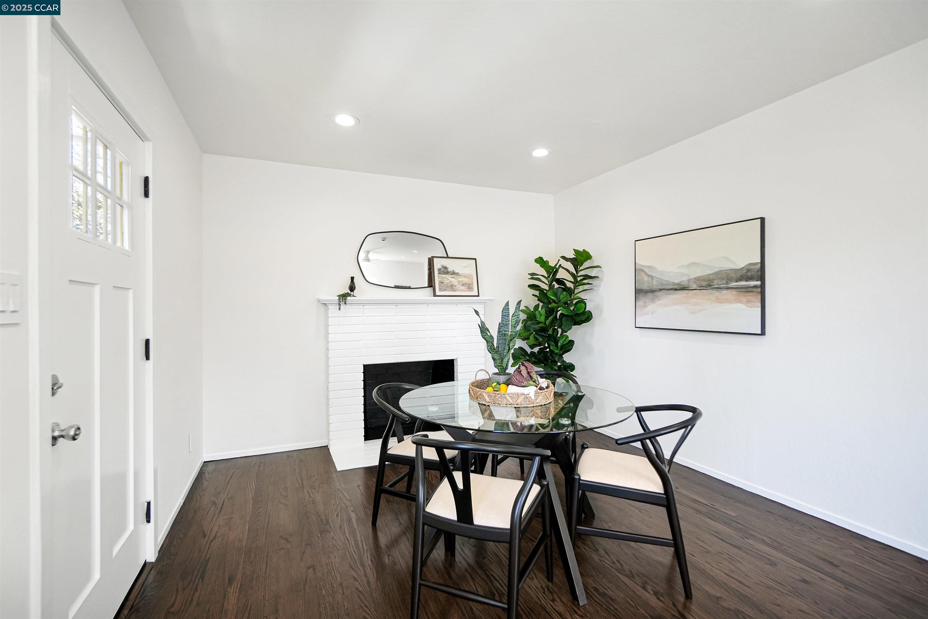 Detail Gallery Image 15 of 59 For 2718 Carmel St, Oakland,  CA 94602 - 3 Beds | 1/1 Baths