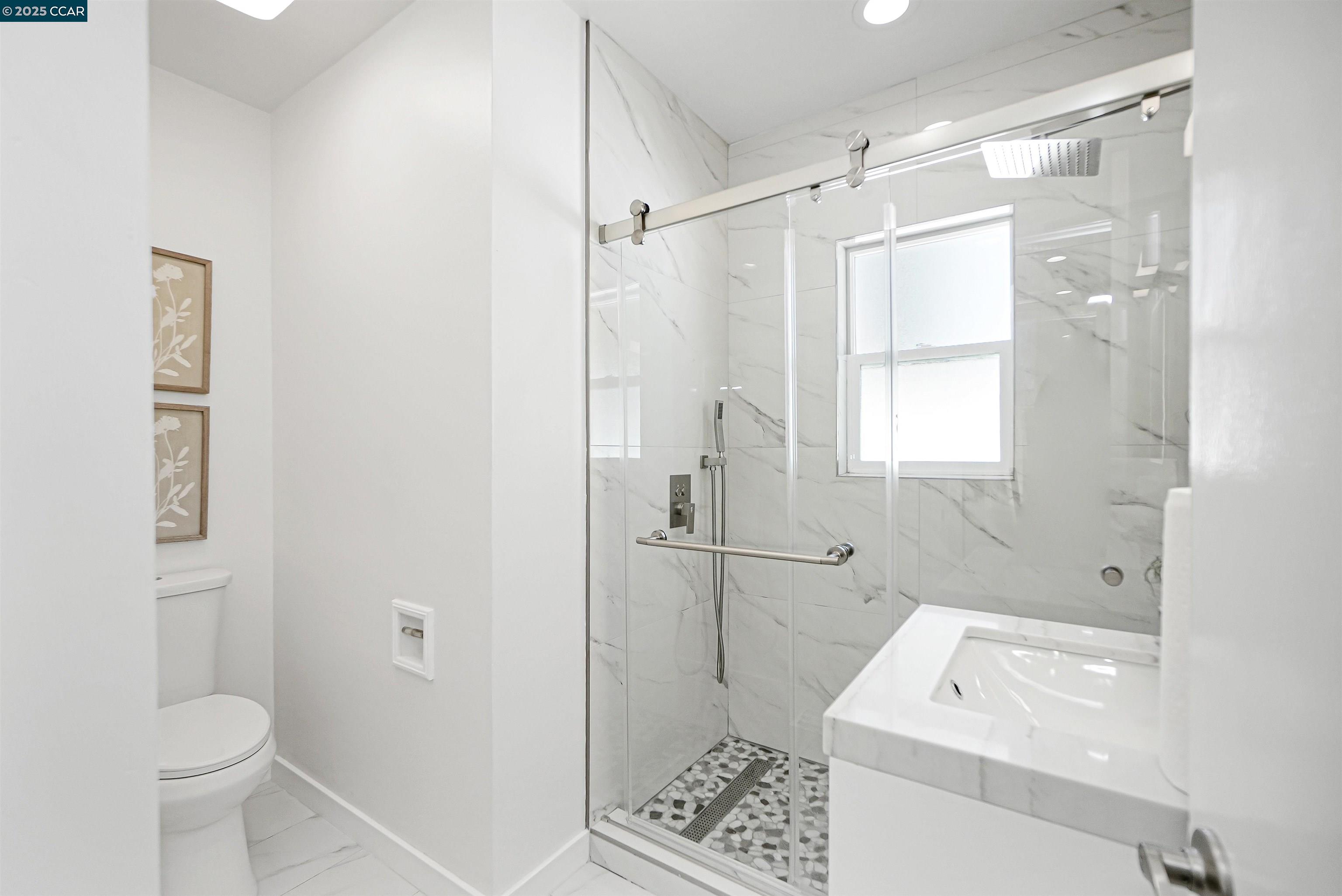 Detail Gallery Image 30 of 59 For 2718 Carmel St, Oakland,  CA 94602 - 3 Beds | 1/1 Baths