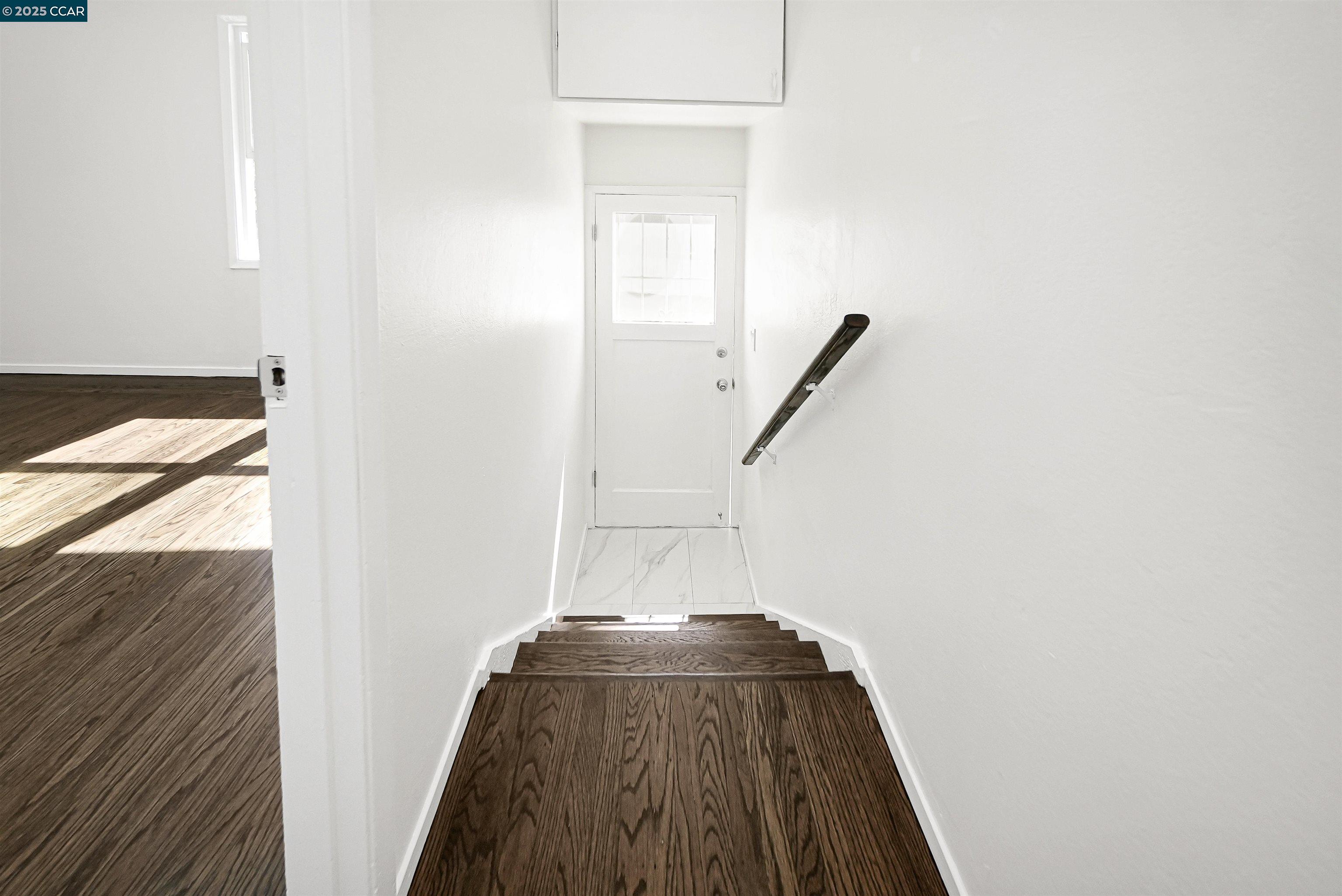 Detail Gallery Image 31 of 59 For 2718 Carmel St, Oakland,  CA 94602 - 3 Beds | 1/1 Baths