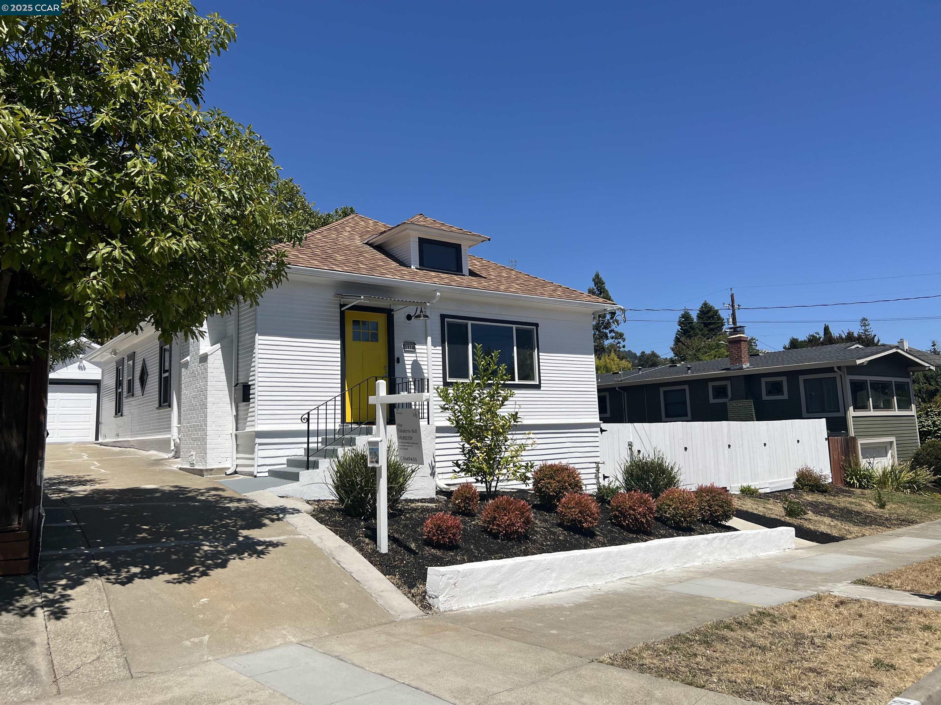 Detail Gallery Image 5 of 59 For 2718 Carmel St, Oakland,  CA 94602 - 3 Beds | 1/1 Baths