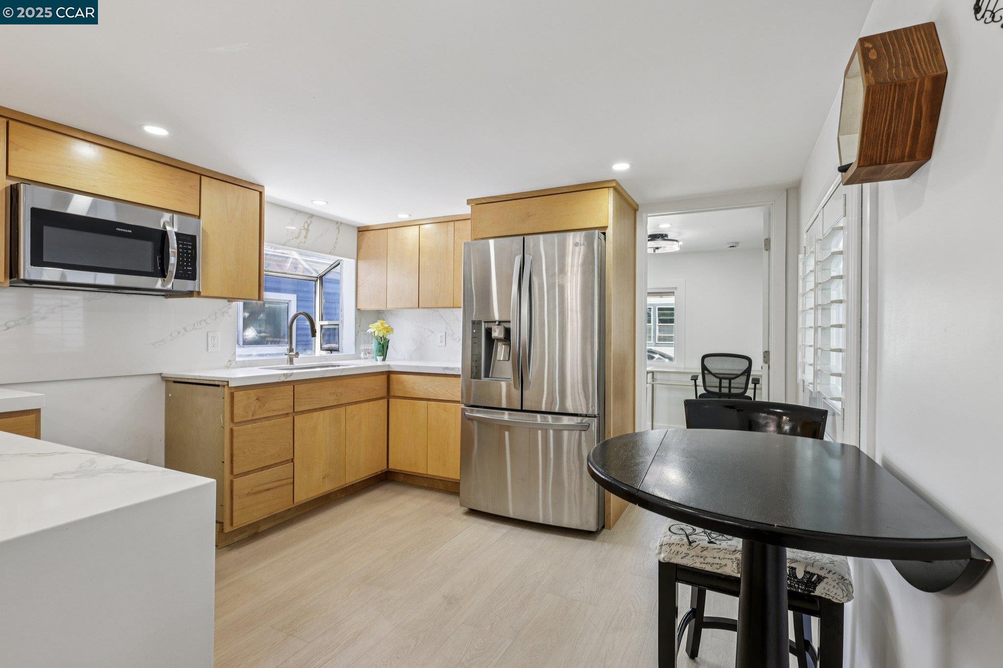 Detail Gallery Image 8 of 20 For 2399 E 14th Street #159,  San Leandro,  CA 94577 - 3 Beds | 2 Baths
