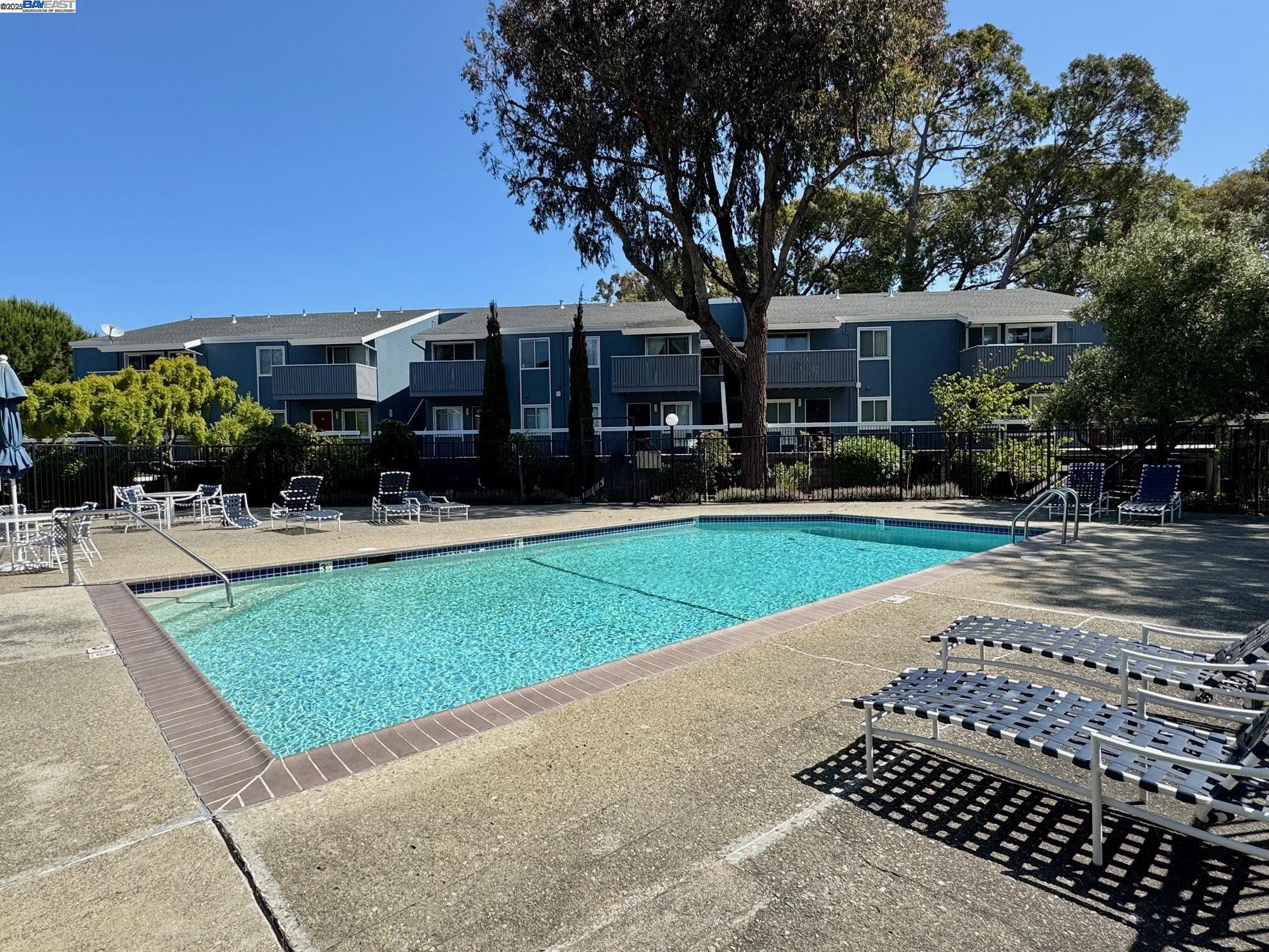 Detail Gallery Image 6 of 13 For 1126 Cherry Avenue #92,  San Bruno,  CA 94606 - 1 Beds | 1 Baths
