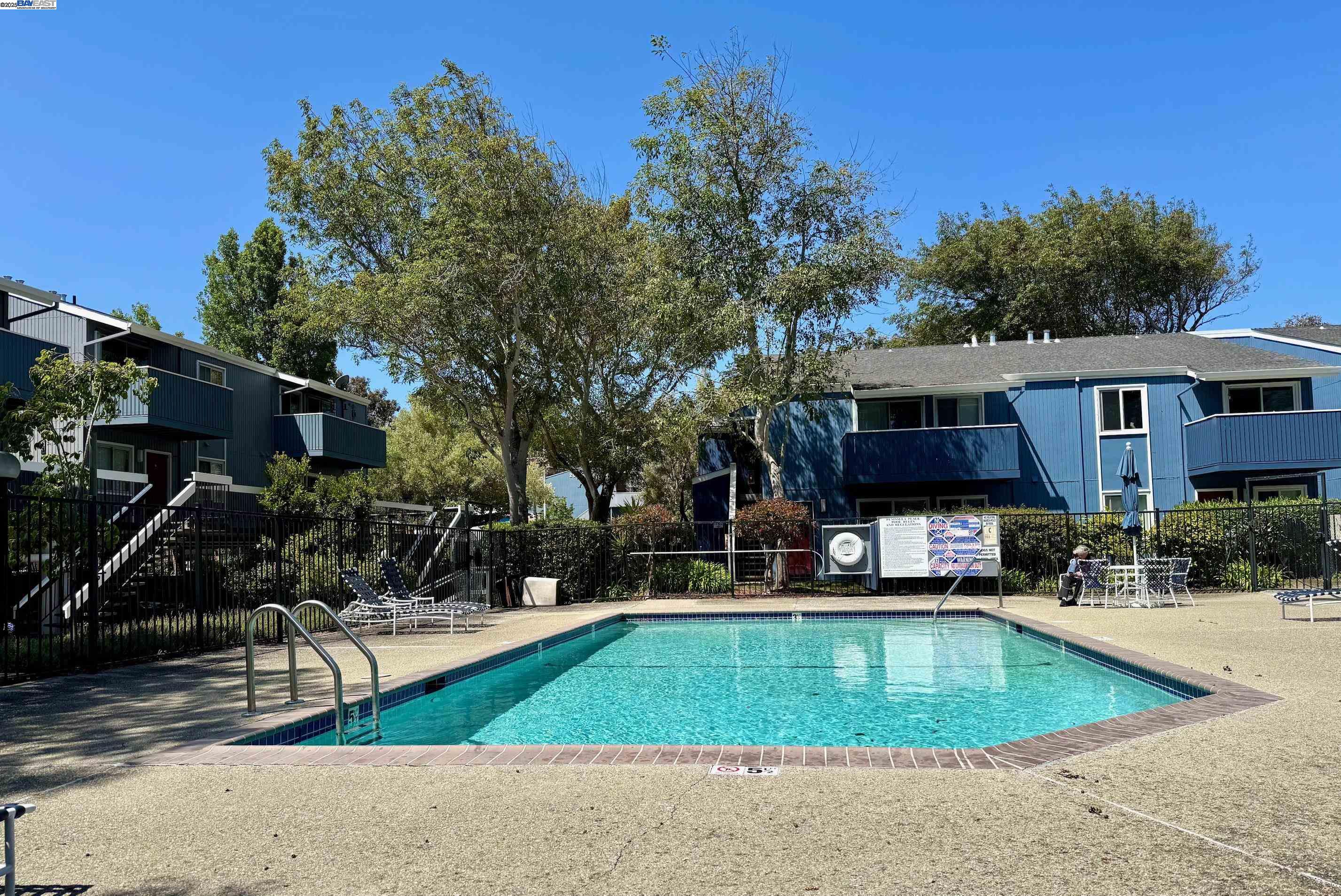 Detail Gallery Image 7 of 13 For 1126 Cherry Avenue #92,  San Bruno,  CA 94606 - 1 Beds | 1 Baths