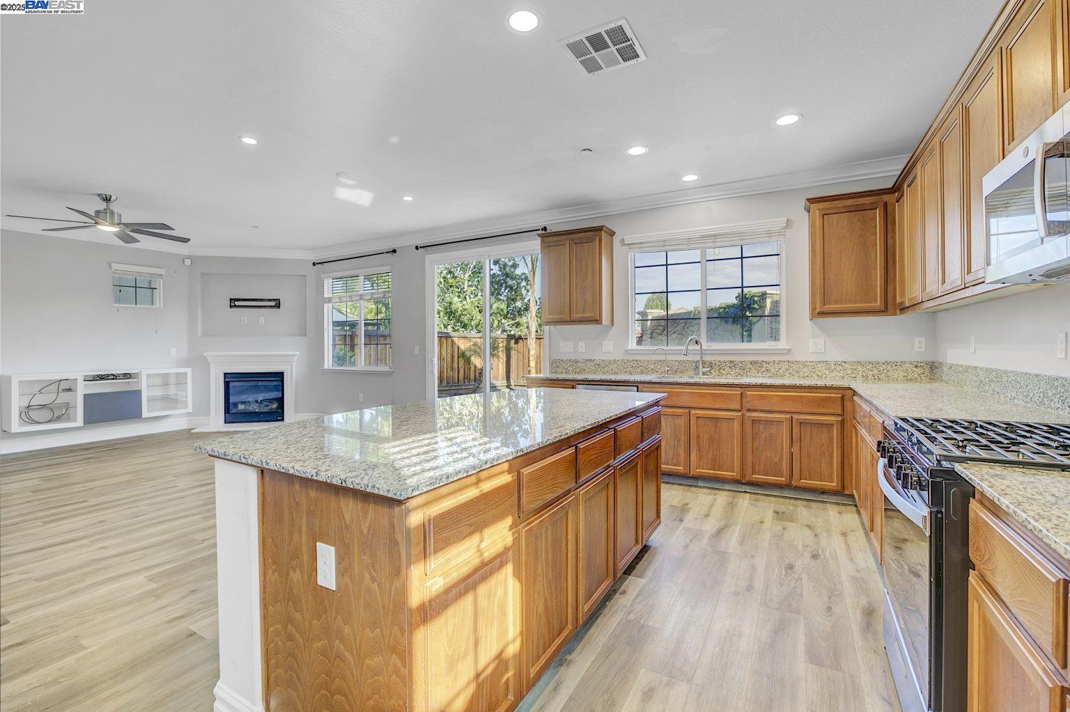 Detail Gallery Image 20 of 56 For 269 Alta St, Brentwood,  CA 94513 - 5 Beds | 3 Baths