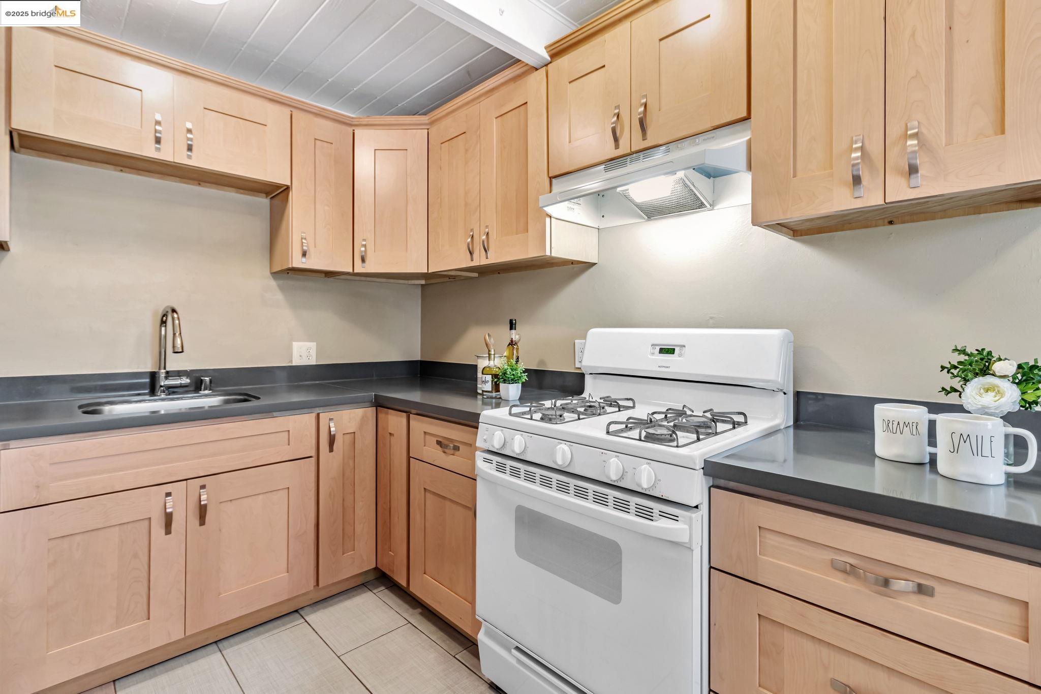 Detail Gallery Image 13 of 37 For 170 Linda Dr, San Pablo,  CA 94806 - 2 Beds | 1 Baths