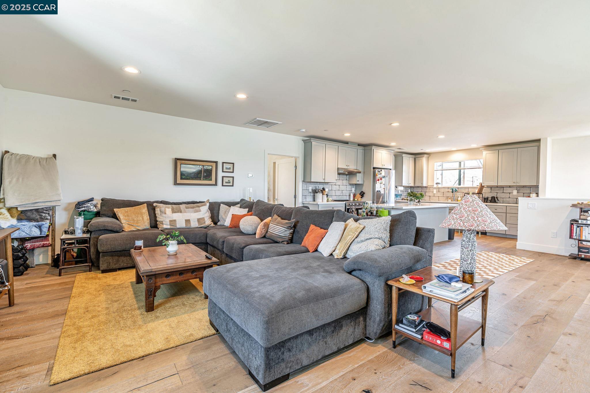 Detail Gallery Image 15 of 42 For 420 Winslow St., Crockett,  CA 94525 - 2 Beds | 2/1 Baths