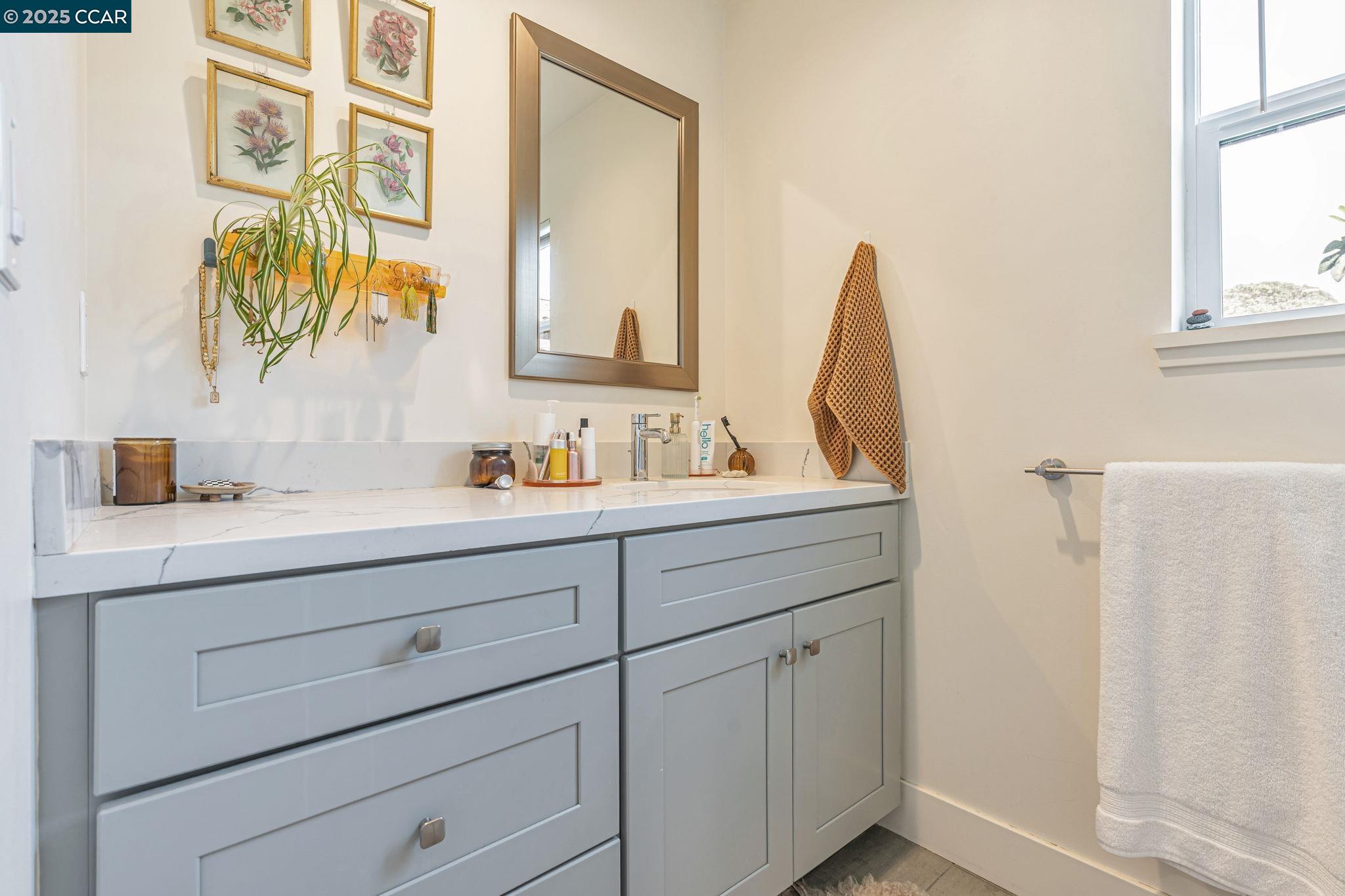Detail Gallery Image 22 of 42 For 420 Winslow St., Crockett,  CA 94525 - 2 Beds | 2/1 Baths