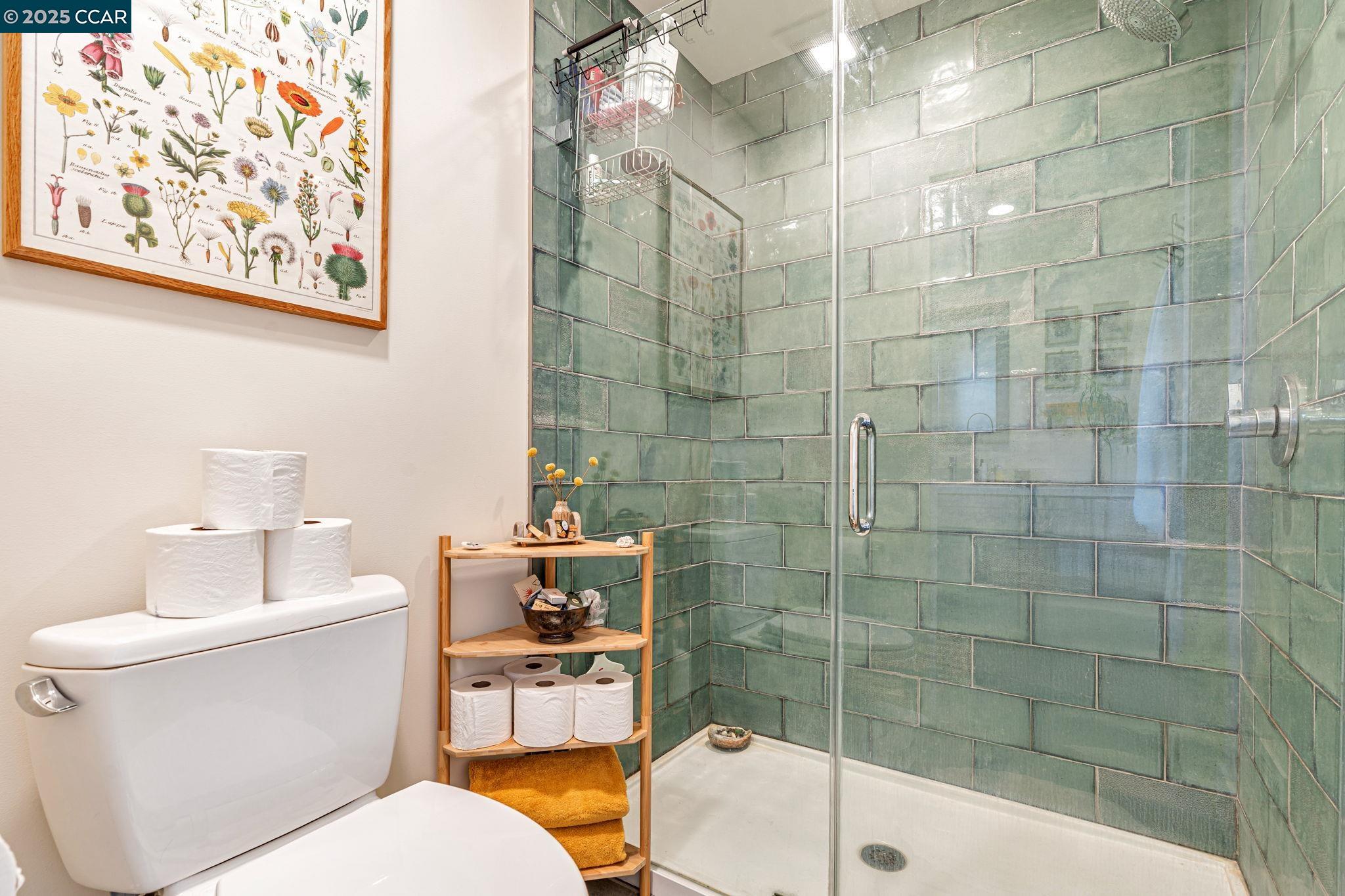 Detail Gallery Image 23 of 42 For 420 Winslow St., Crockett,  CA 94525 - 2 Beds | 2/1 Baths