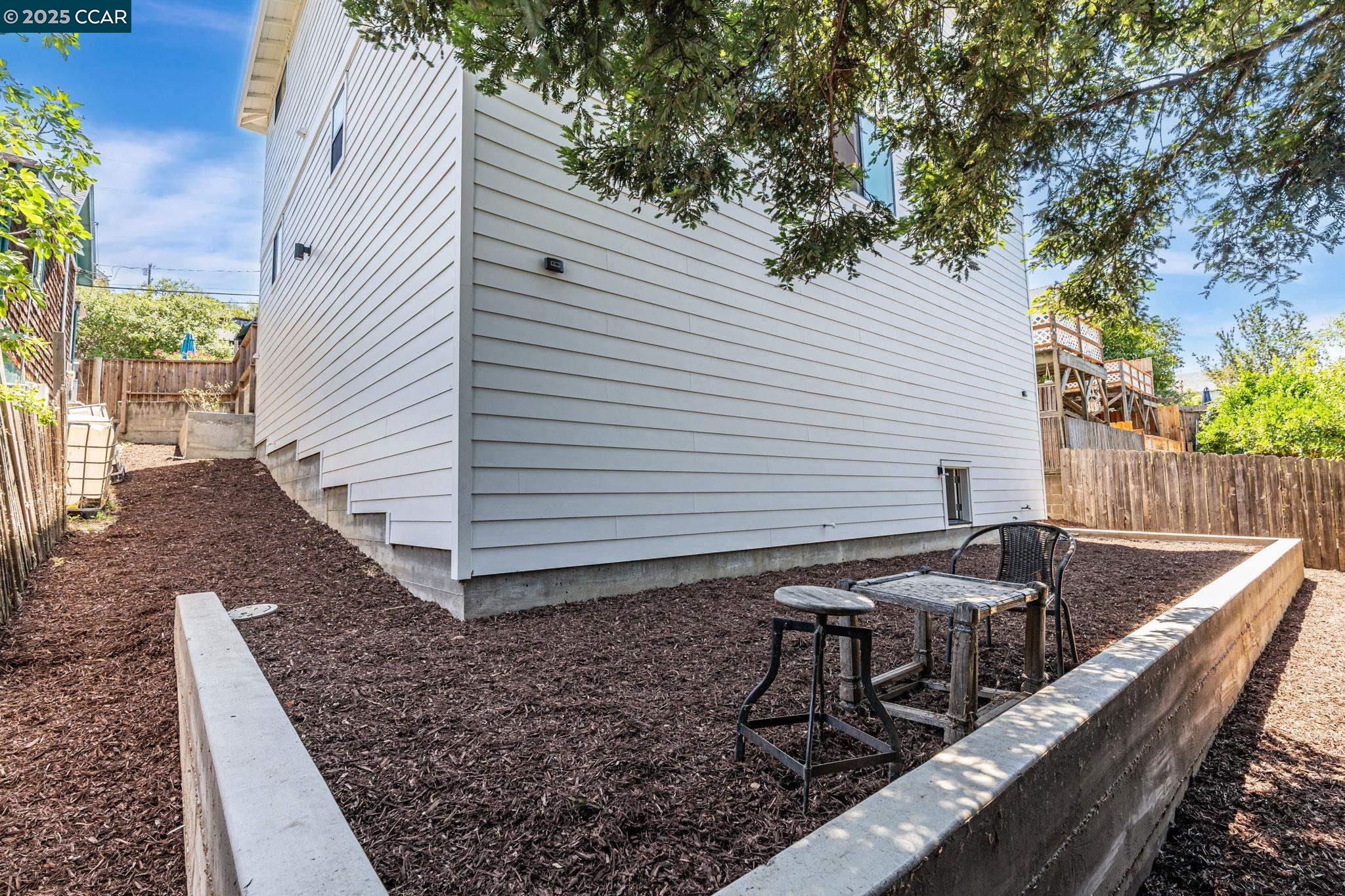 Detail Gallery Image 33 of 42 For 420 Winslow St., Crockett,  CA 94525 - 2 Beds | 2/1 Baths