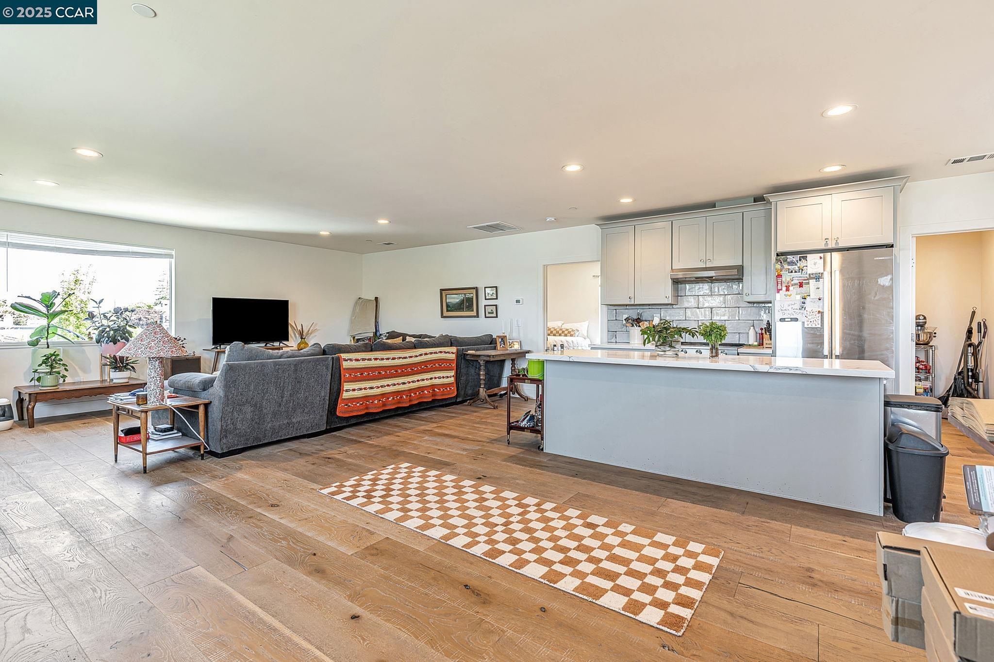 Detail Gallery Image 7 of 42 For 420 Winslow St., Crockett,  CA 94525 - 2 Beds | 2/1 Baths