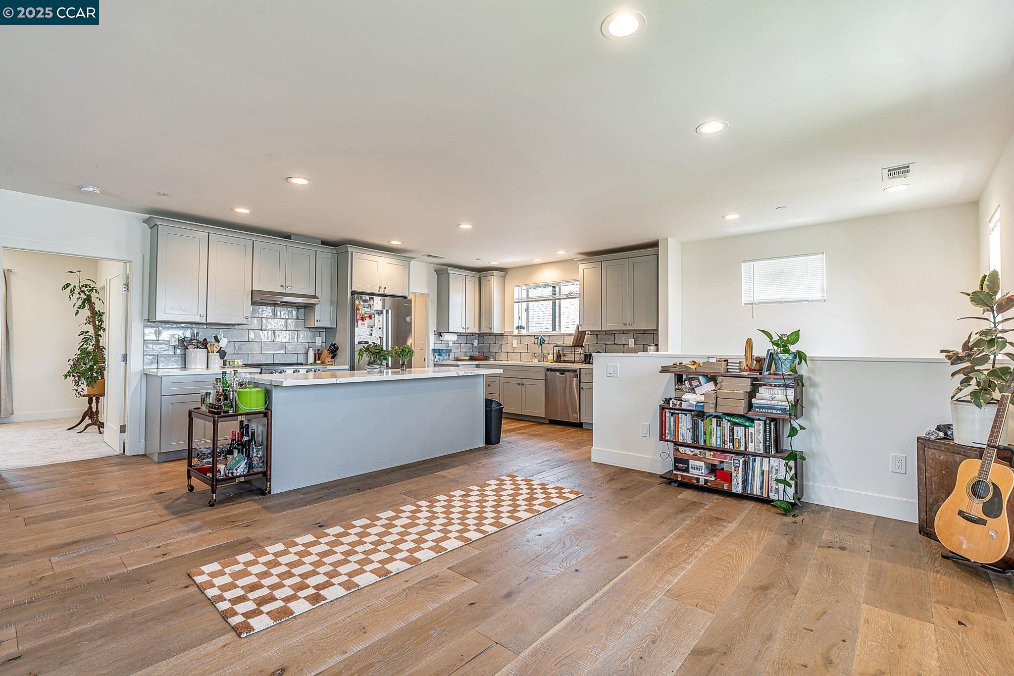 Detail Gallery Image 8 of 42 For 420 Winslow St., Crockett,  CA 94525 - 2 Beds | 2/1 Baths