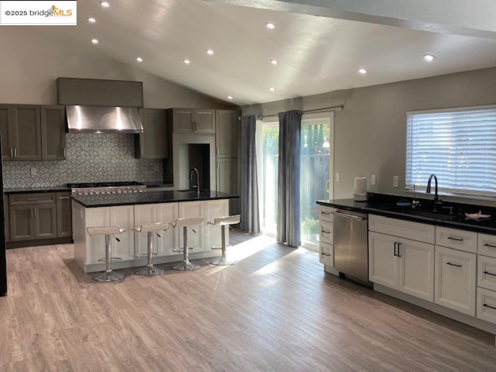 Detail Gallery Image 3 of 7 For 2516 Toltec Cir, San Ramon,  CA 94583 - 4 Beds | 2 Baths