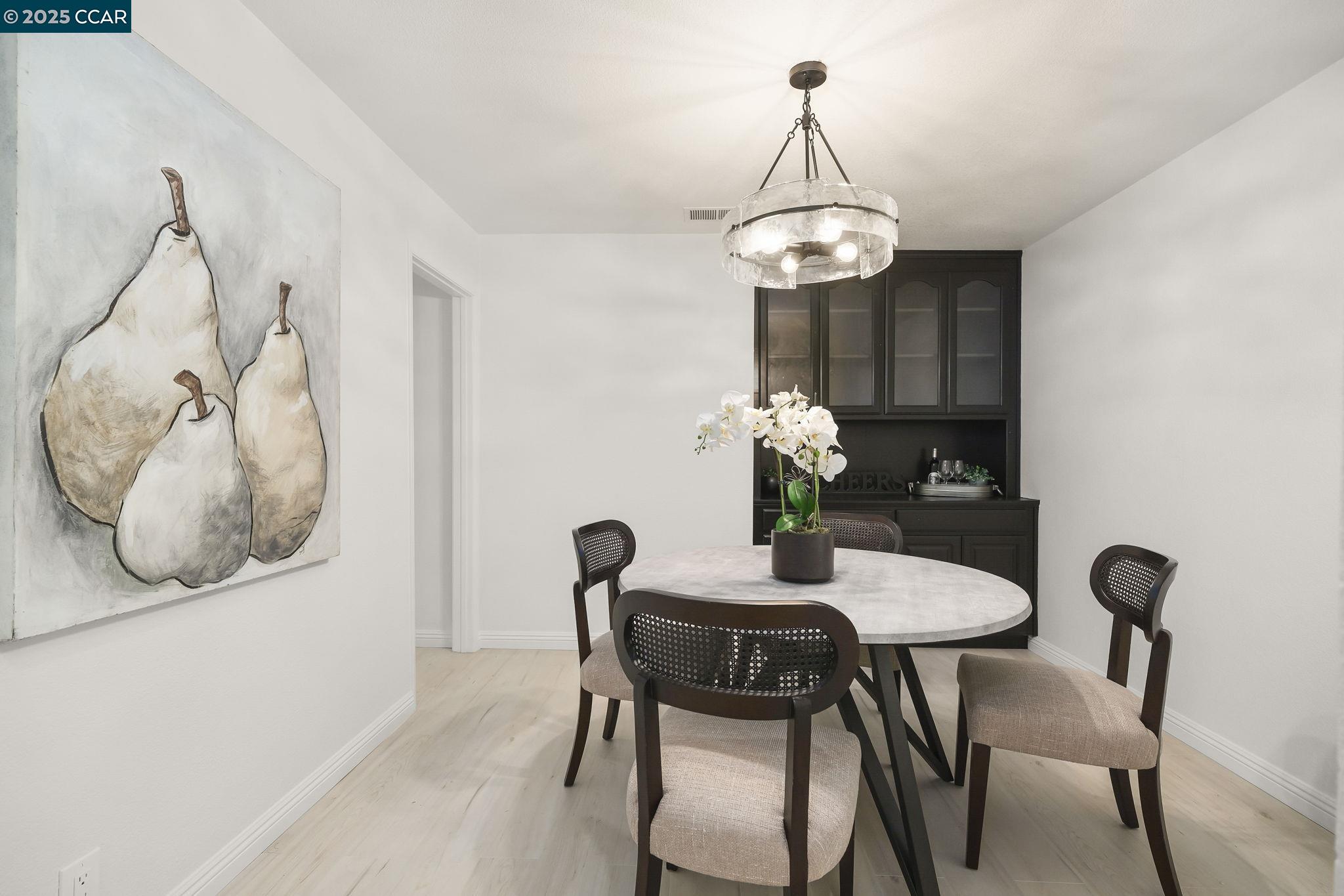 Detail Gallery Image 6 of 45 For 4513 Birch Bark Rd, Concord,  CA 94521 - 3 Beds | 2 Baths