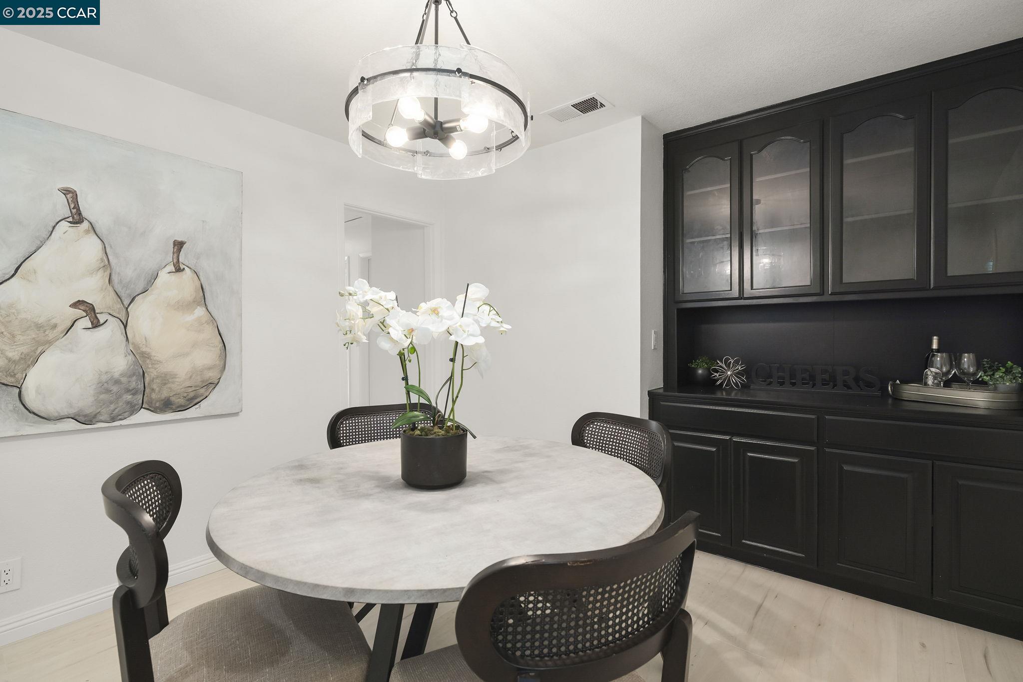 Detail Gallery Image 8 of 45 For 4513 Birch Bark Rd, Concord,  CA 94521 - 3 Beds | 2 Baths