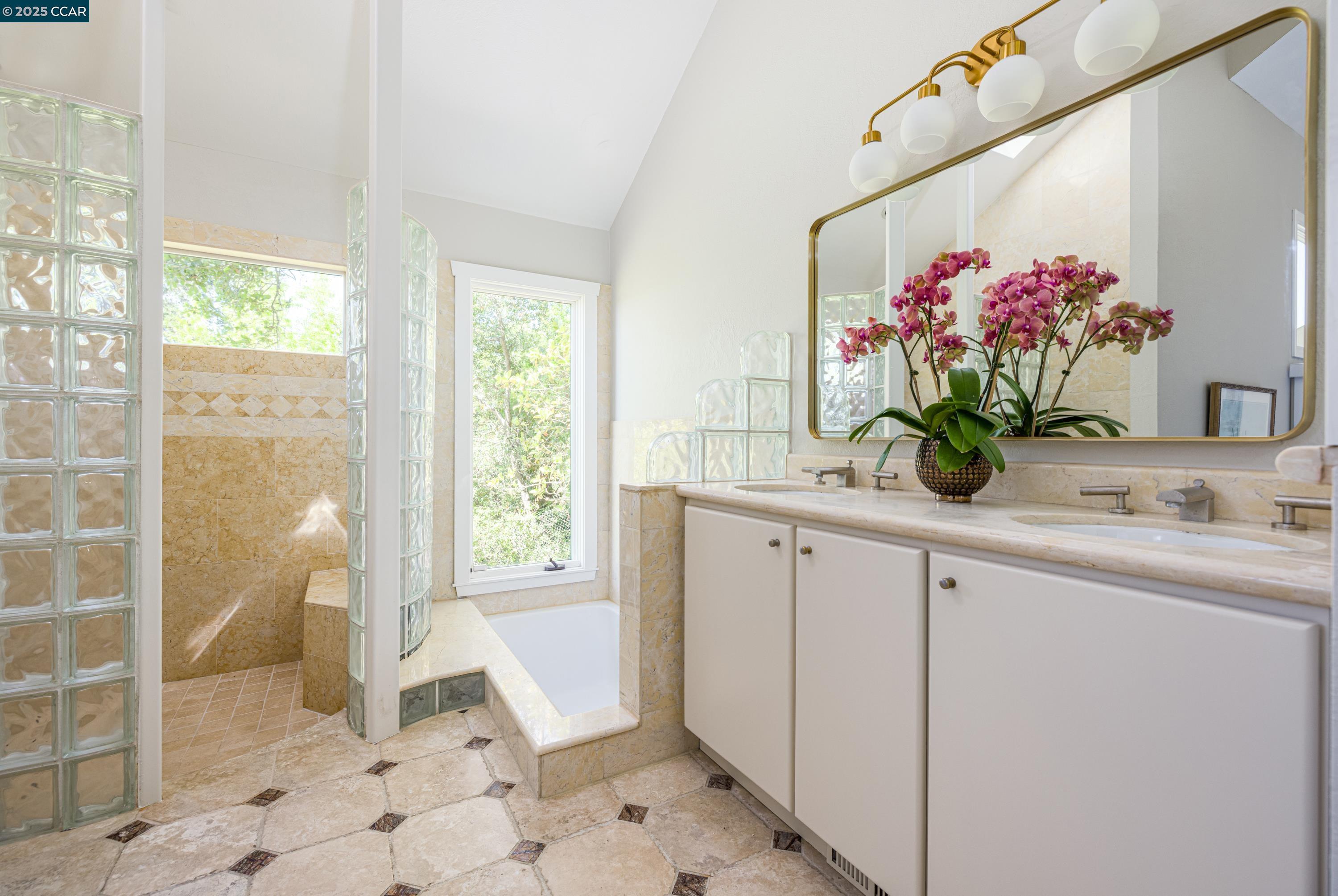 47 El Gavilan Rd., Orinda, California 94563, 4 Bedrooms Bedrooms, 10 Rooms Rooms,2 BathroomsBathrooms,Residential Lease,For Rent,47 El Gavilan Rd.,41101906