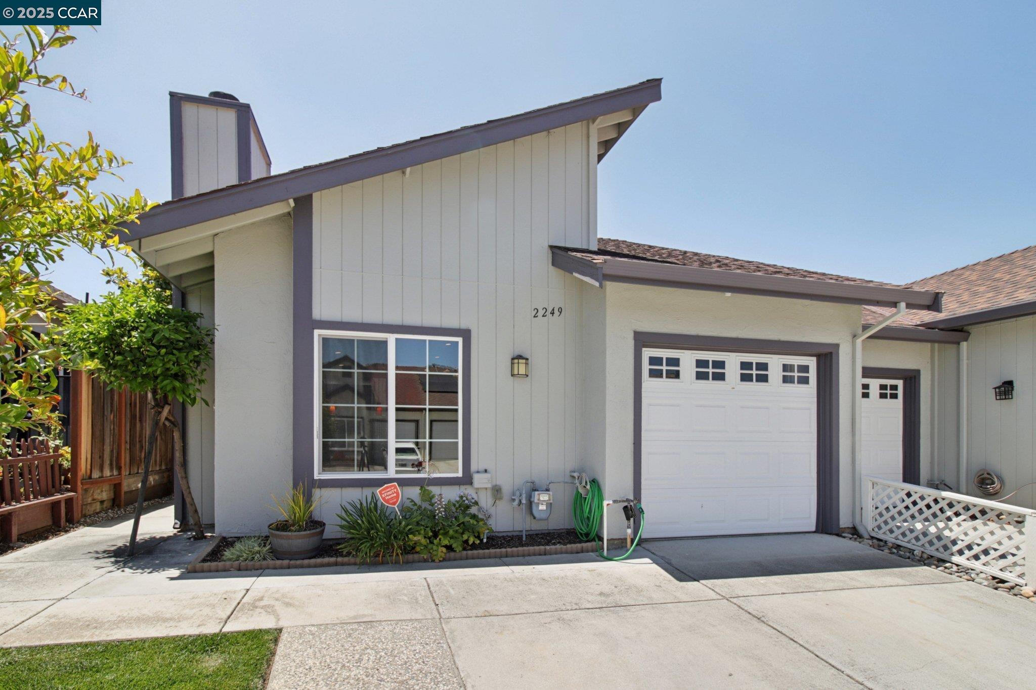 Detail Gallery Image 3 of 27 For 2249 Freya Dr, San Jose,  CA 95148 - 2 Beds | 2 Baths