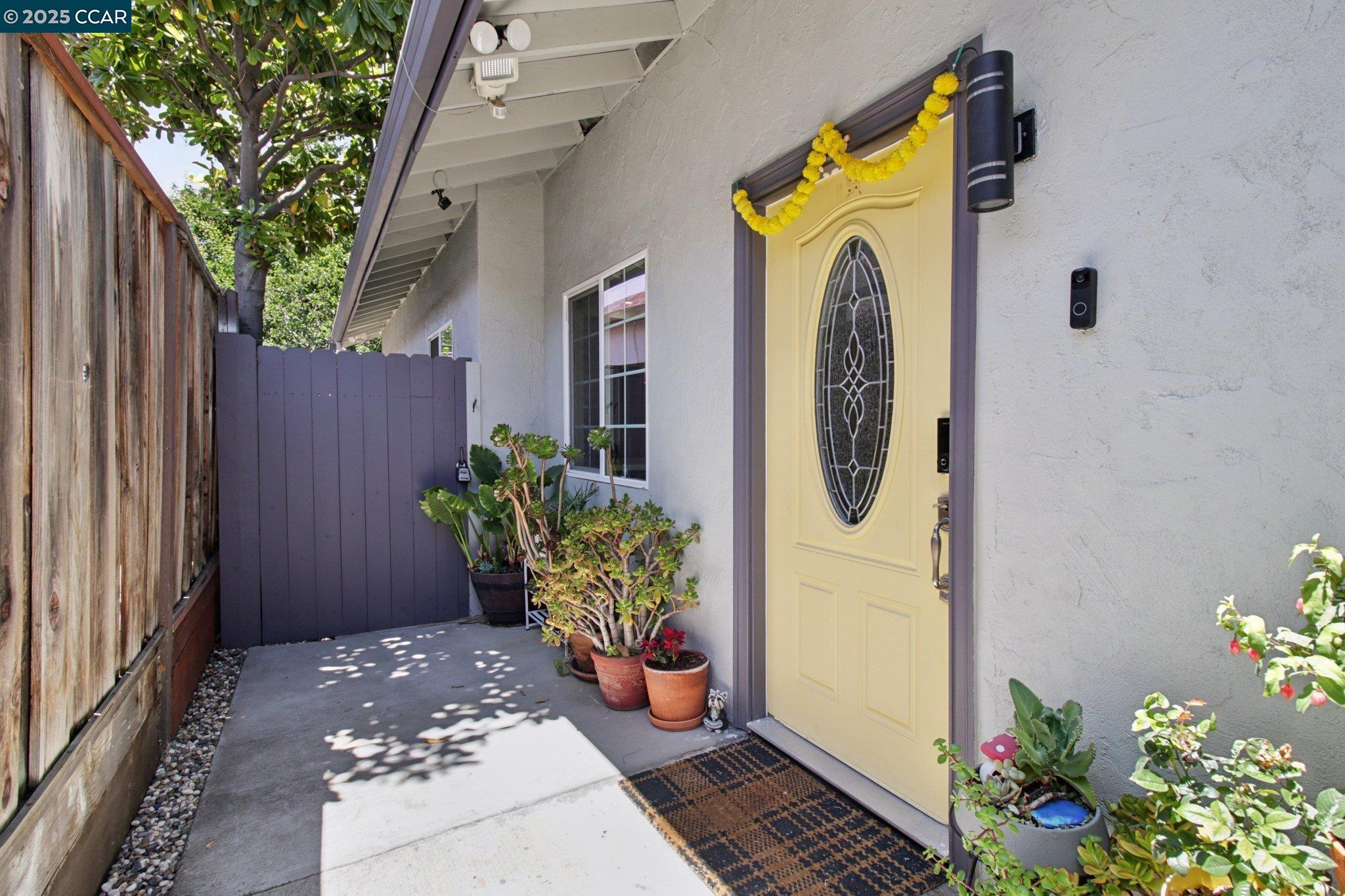 Detail Gallery Image 4 of 27 For 2249 Freya Dr, San Jose,  CA 95148 - 2 Beds | 2 Baths