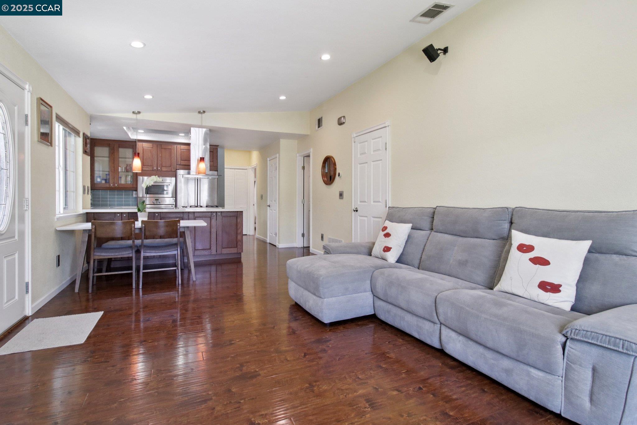 Detail Gallery Image 8 of 27 For 2249 Freya Dr, San Jose,  CA 95148 - 2 Beds | 2 Baths