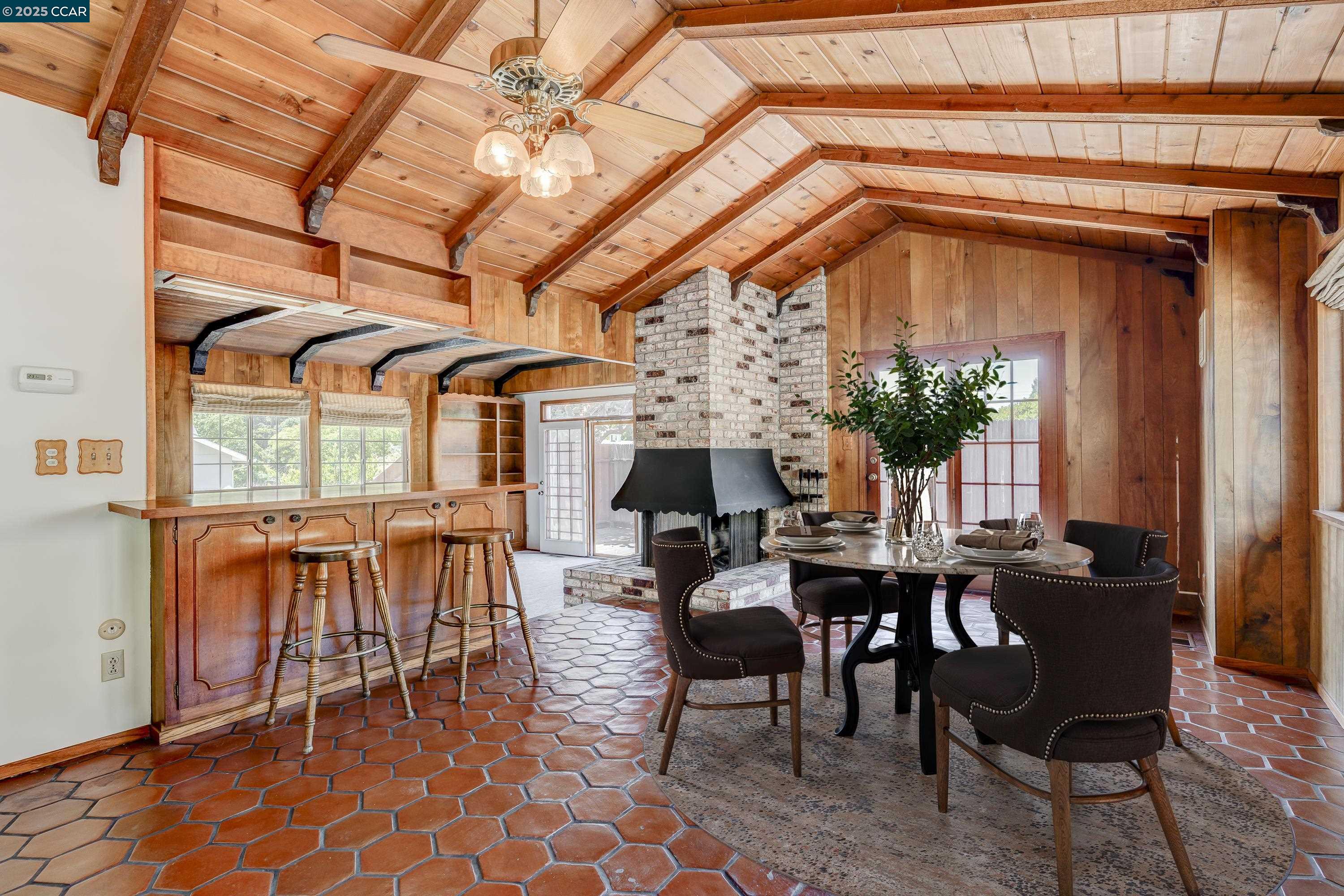 Detail Gallery Image 13 of 60 For 6180 Hillside Drive, El Sobrante,  CA 94803 - 4 Beds | 2 Baths