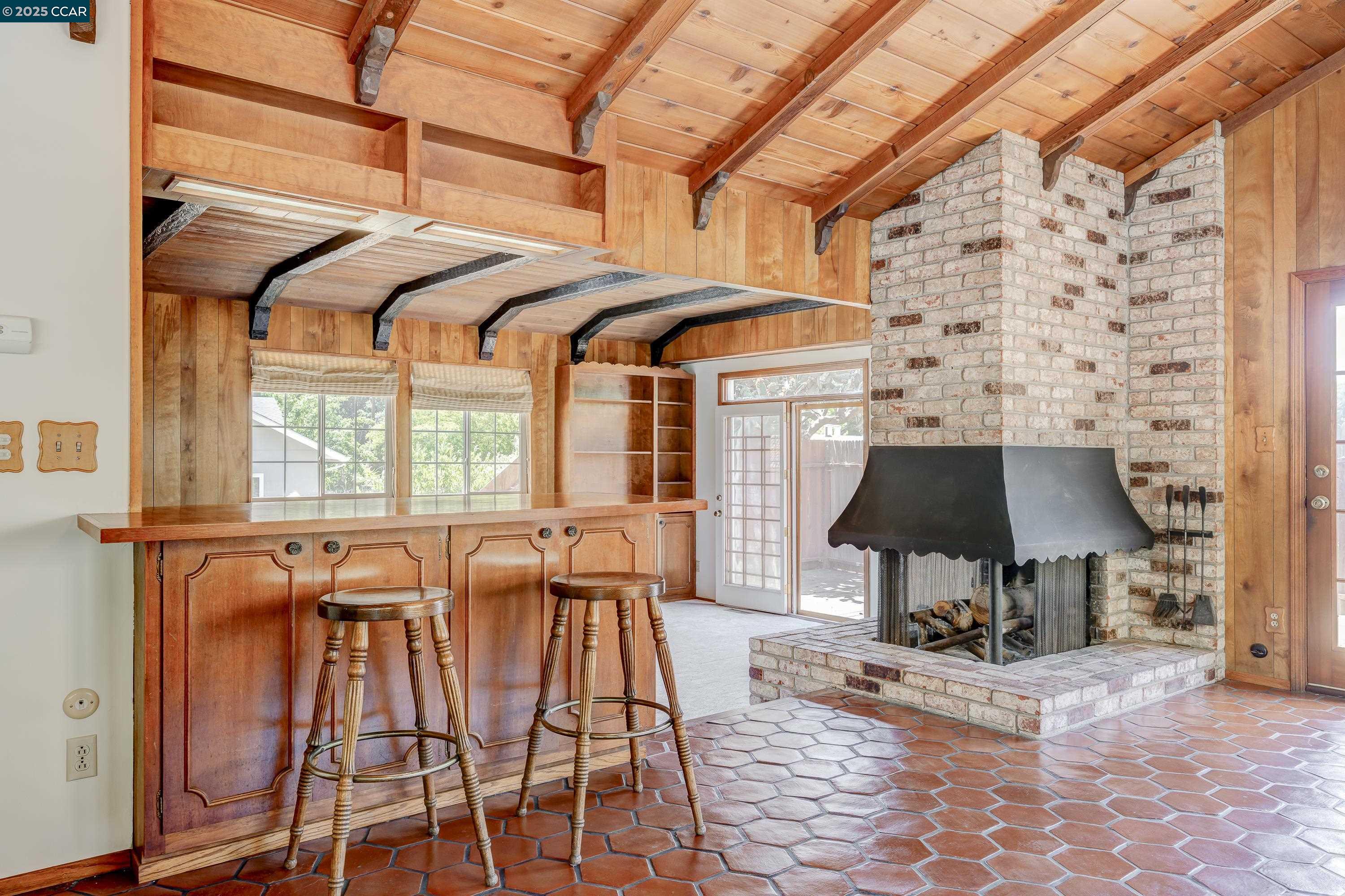 Detail Gallery Image 16 of 60 For 6180 Hillside Drive, El Sobrante,  CA 94803 - 4 Beds | 2 Baths