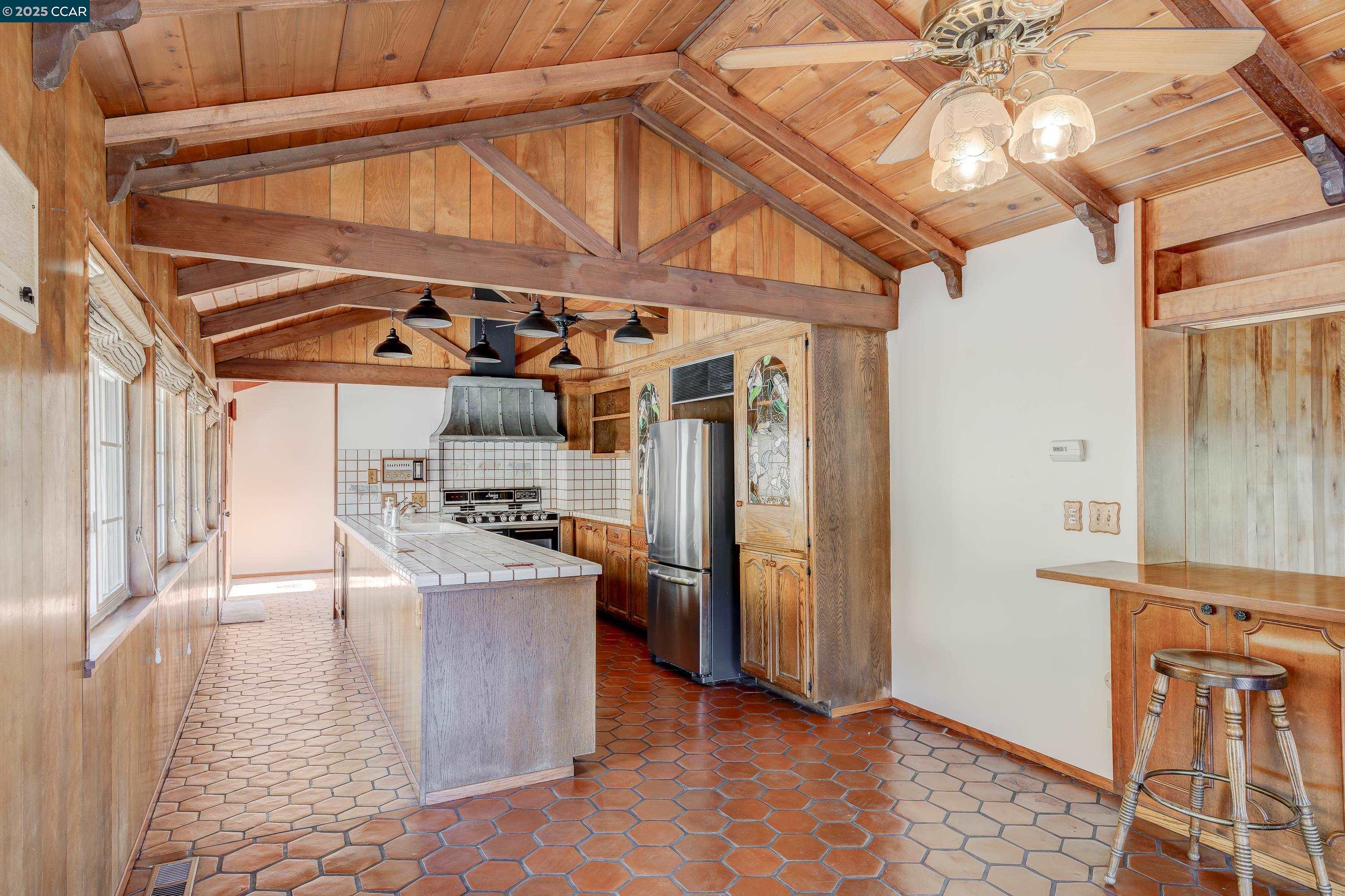 Detail Gallery Image 18 of 60 For 6180 Hillside Drive, El Sobrante,  CA 94803 - 4 Beds | 2 Baths