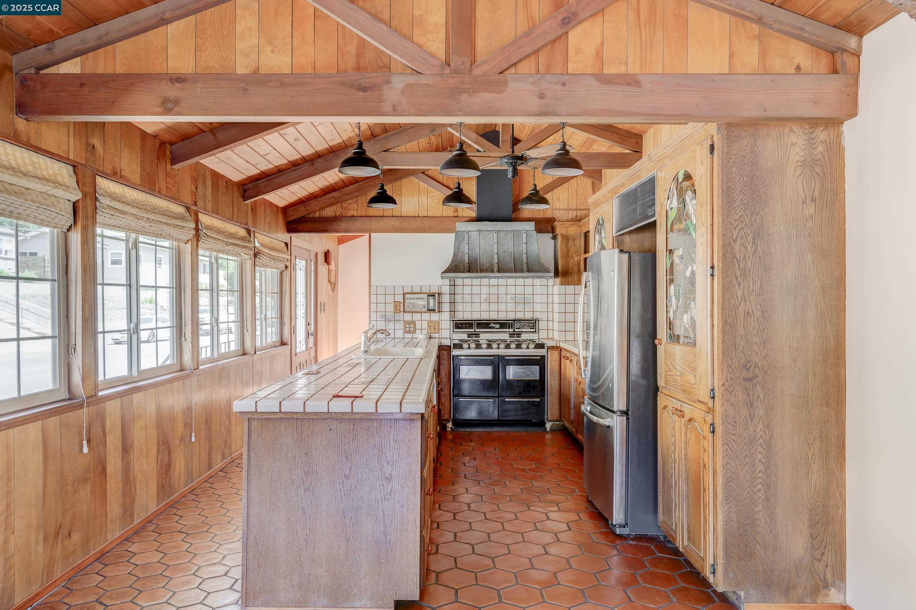Detail Gallery Image 19 of 60 For 6180 Hillside Drive, El Sobrante,  CA 94803 - 4 Beds | 2 Baths