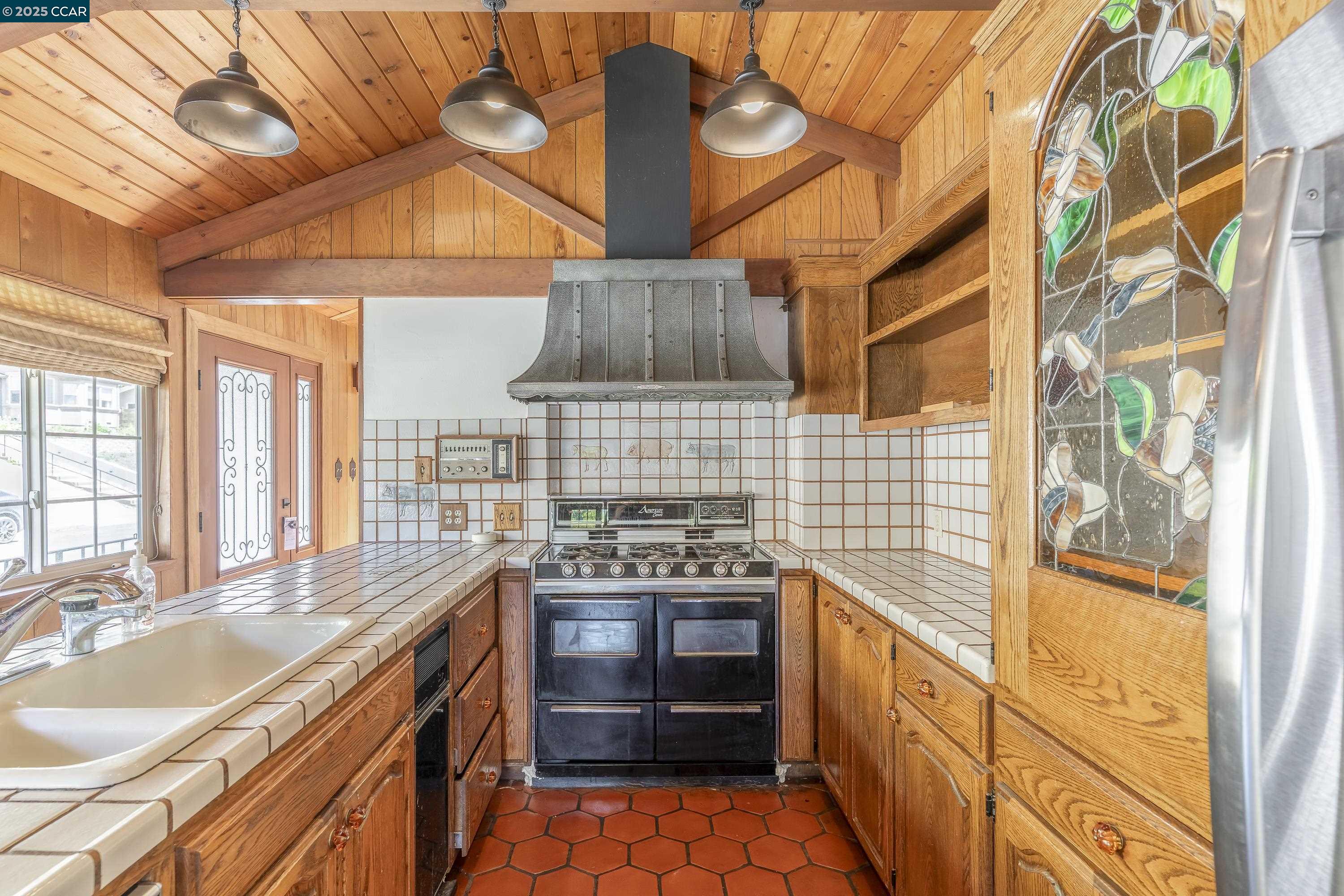 Detail Gallery Image 21 of 60 For 6180 Hillside Drive, El Sobrante,  CA 94803 - 4 Beds | 2 Baths