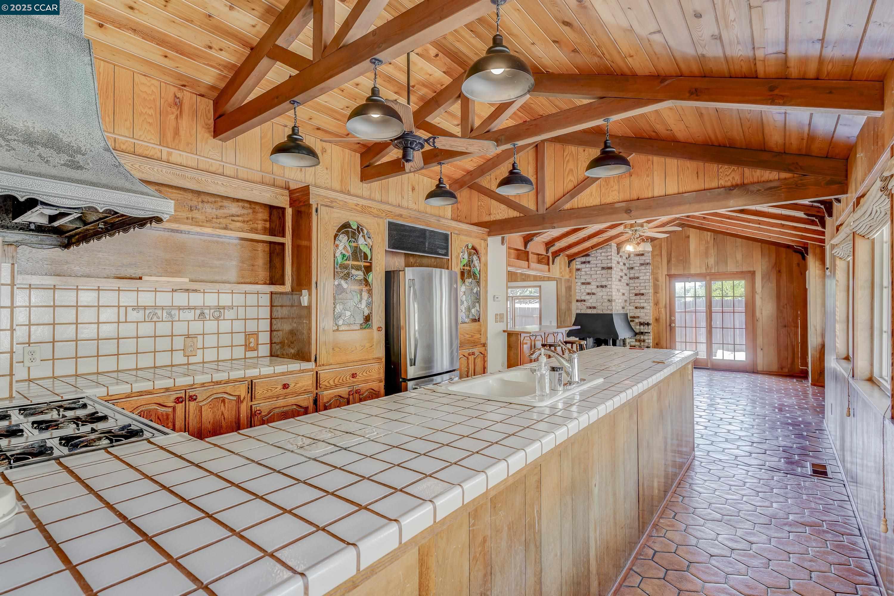 Detail Gallery Image 22 of 60 For 6180 Hillside Drive, El Sobrante,  CA 94803 - 4 Beds | 2 Baths