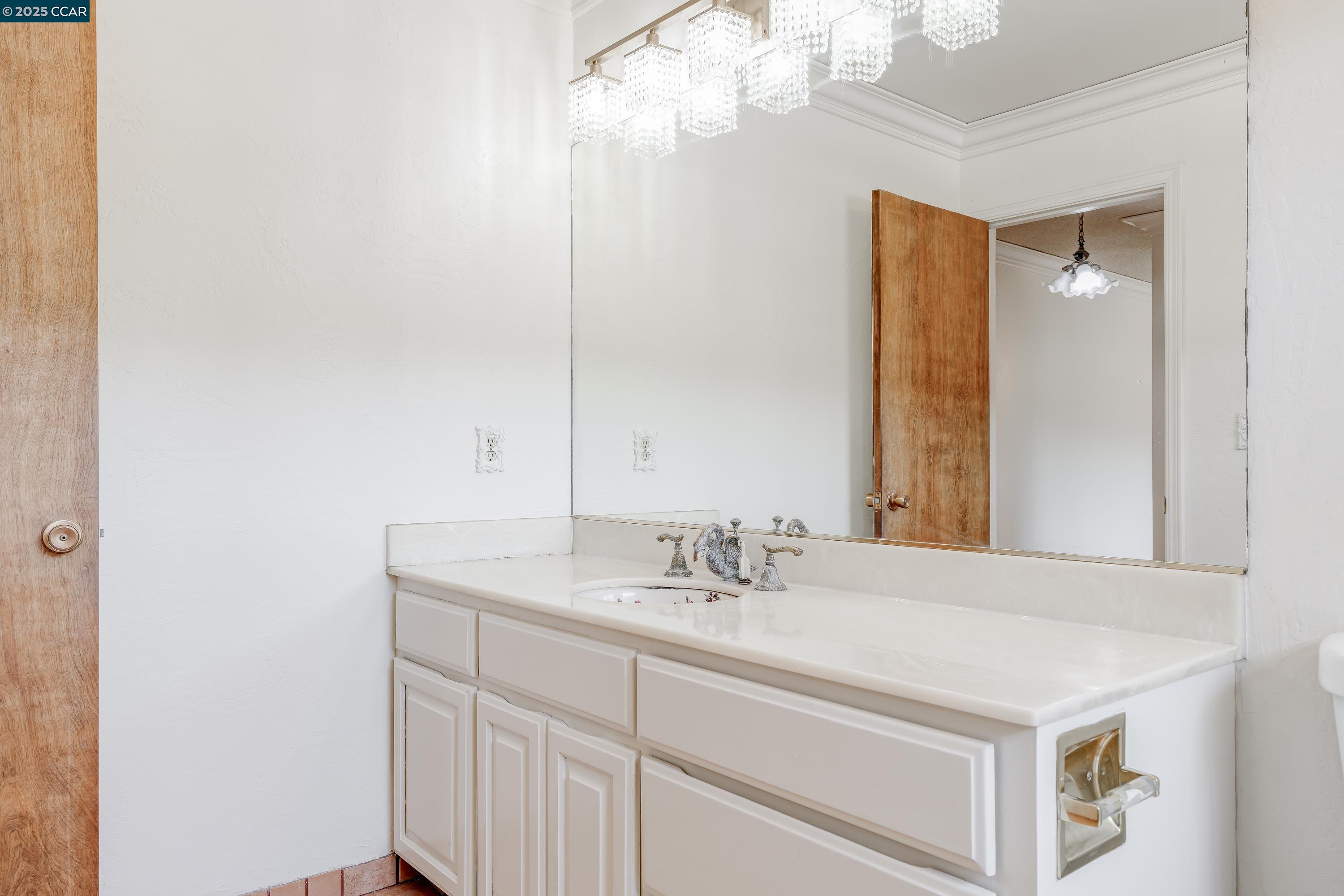 Detail Gallery Image 31 of 60 For 6180 Hillside Drive, El Sobrante,  CA 94803 - 4 Beds | 2 Baths