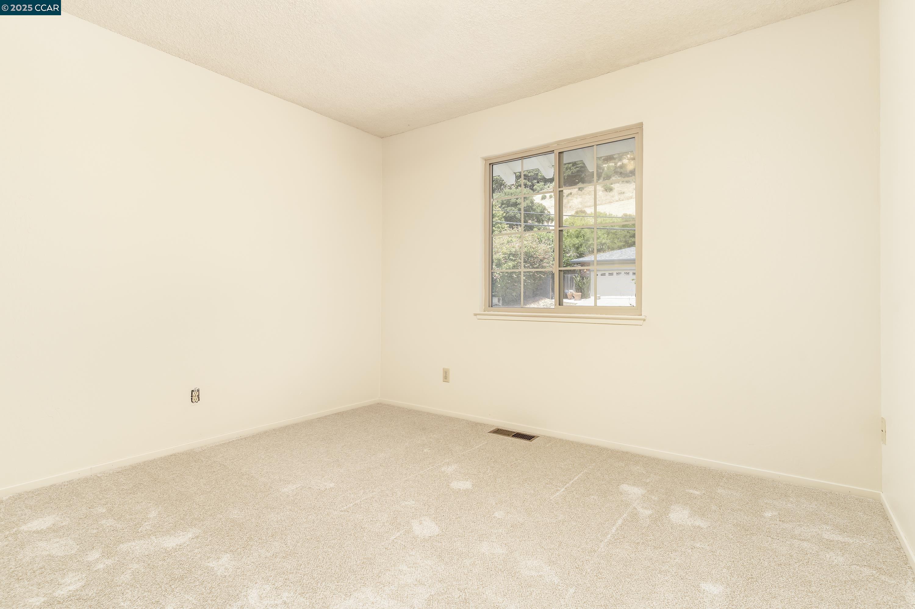 Detail Gallery Image 41 of 60 For 6180 Hillside Drive, El Sobrante,  CA 94803 - 4 Beds | 2 Baths