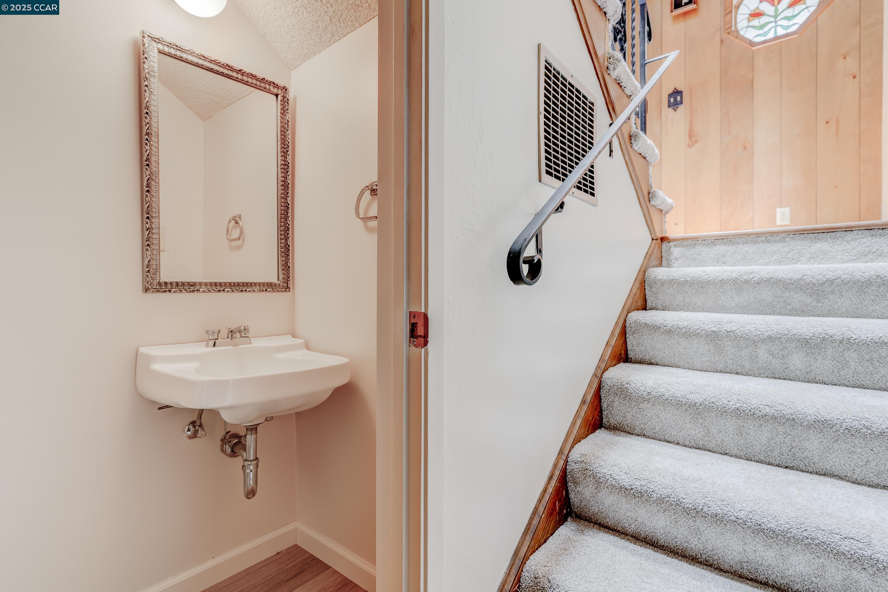 Detail Gallery Image 43 of 60 For 6180 Hillside Drive, El Sobrante,  CA 94803 - 4 Beds | 2 Baths