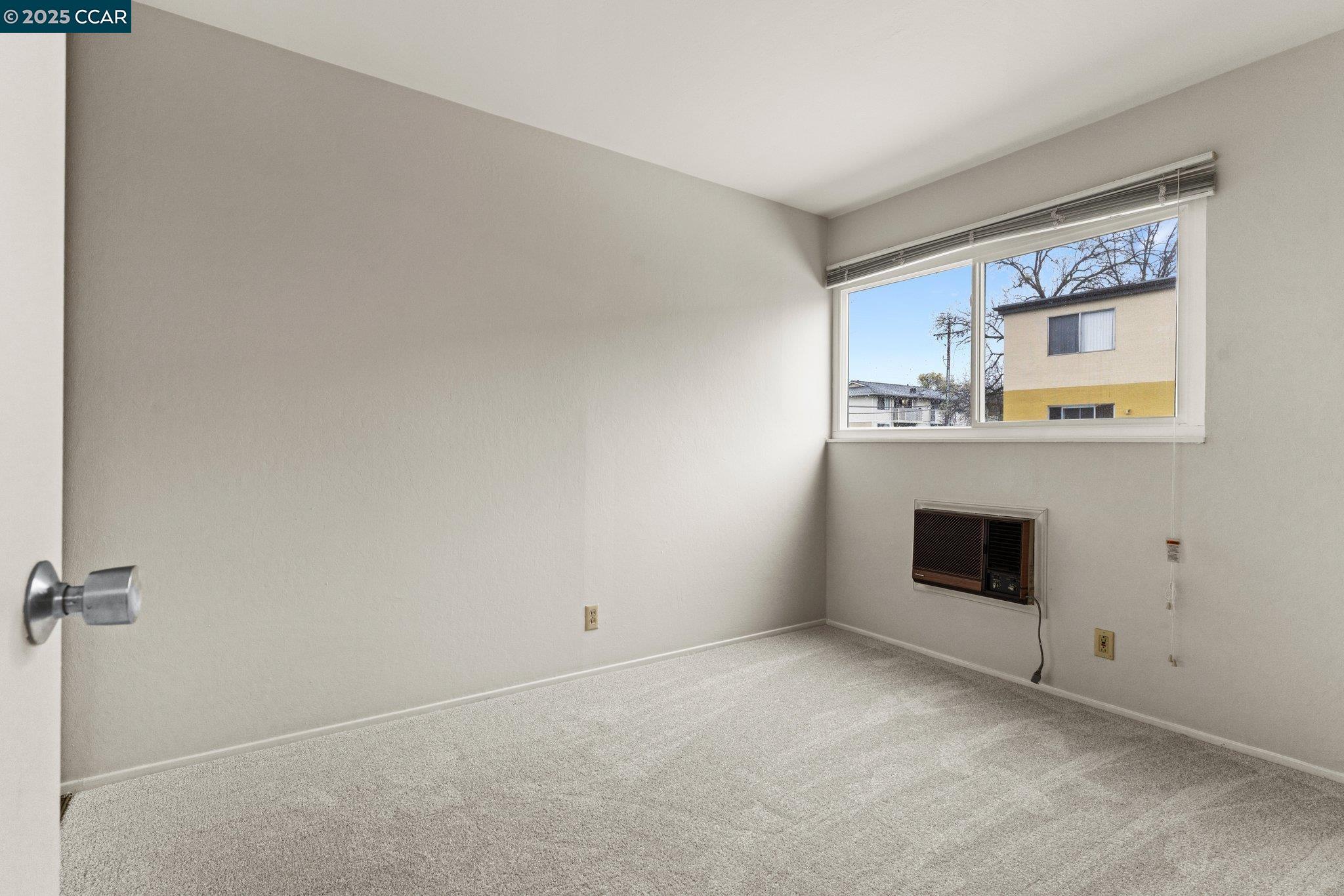 Photo #8: 41101923 Listing: Photo #8