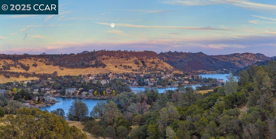 Detail Gallery Image 3 of 47 For 223 Quail Creek Terrace, Copperopolis,  CA 95228 - 2 Beds | 2/1 Baths