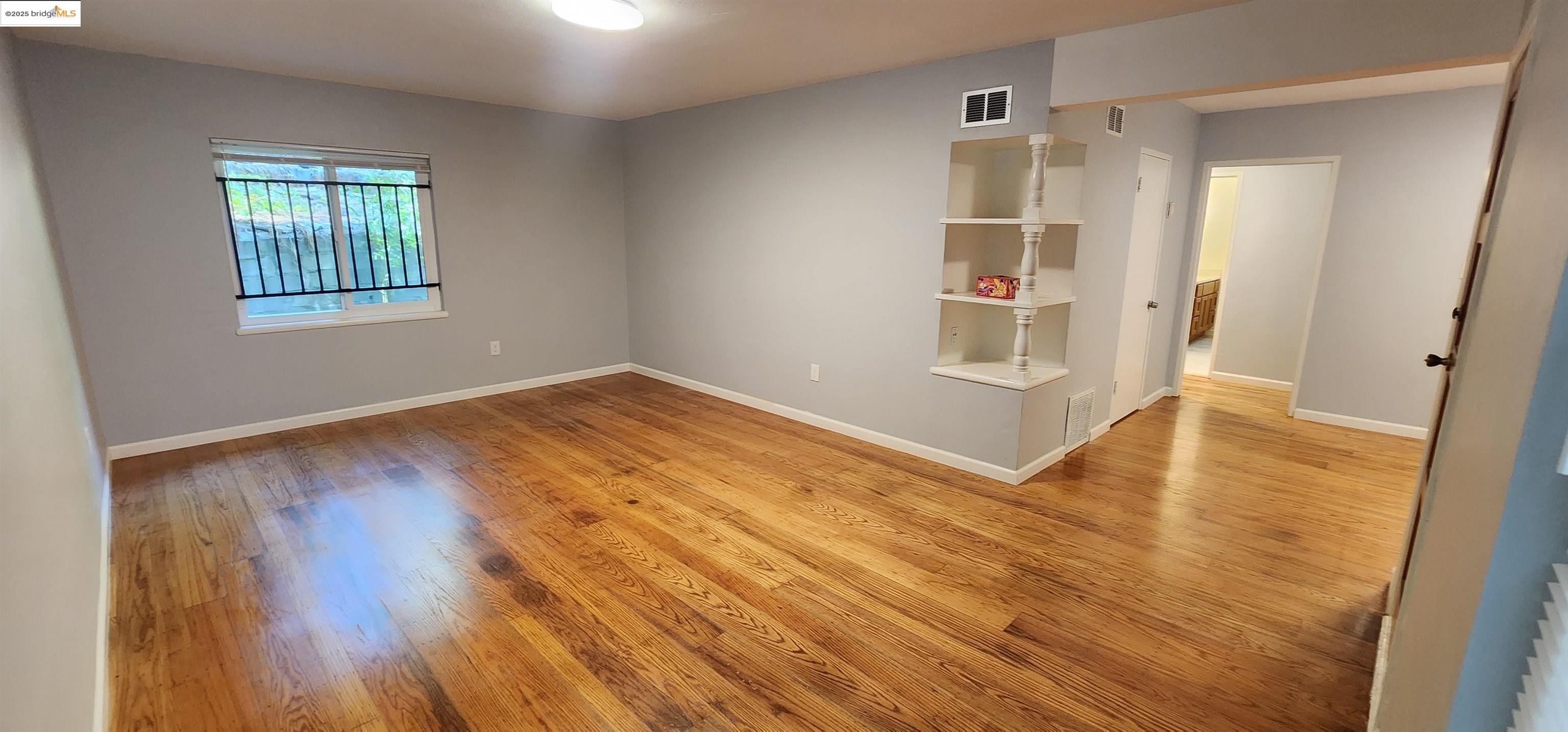 3009 Park Blvd # 1, Oakland, California 94610, 2 Bedrooms Bedrooms, 5 Rooms Rooms,1 BathroomBathrooms,Residential Lease,For Rent,3009 Park Blvd # 1,41101931