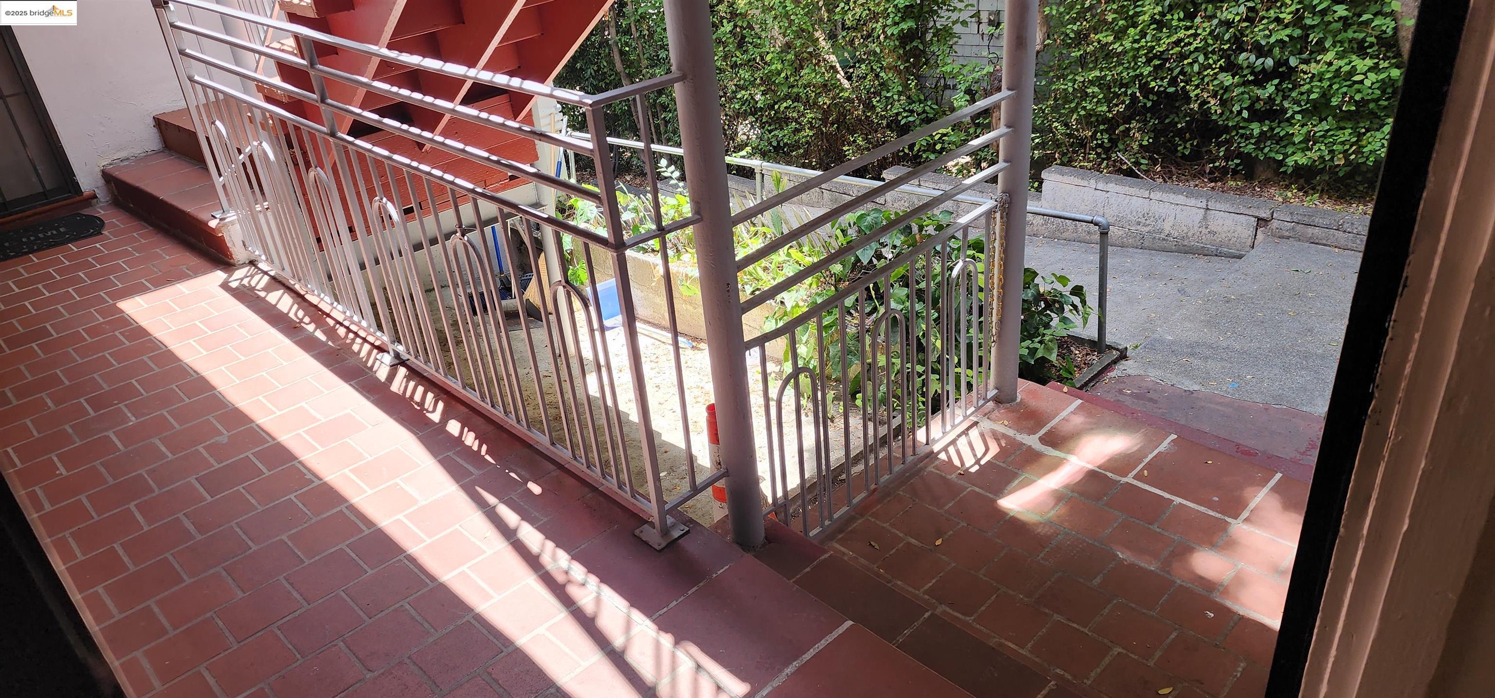 3009 Park Blvd # 1, Oakland, California 94610, 2 Bedrooms Bedrooms, 5 Rooms Rooms,1 BathroomBathrooms,Residential Lease,For Rent,3009 Park Blvd # 1,41101931